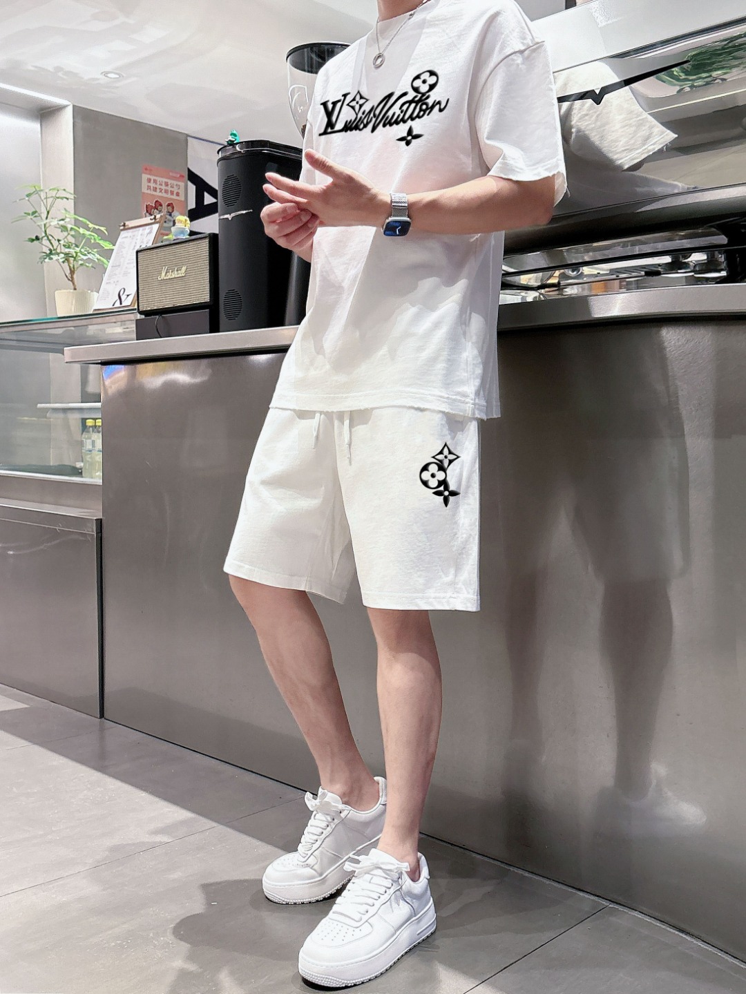 LV 路易威登🔥🔥高端定制 2026春夏新款首发专柜最新款短袖短裤休闲套装 重工凹凸图案设计 领子袖子做