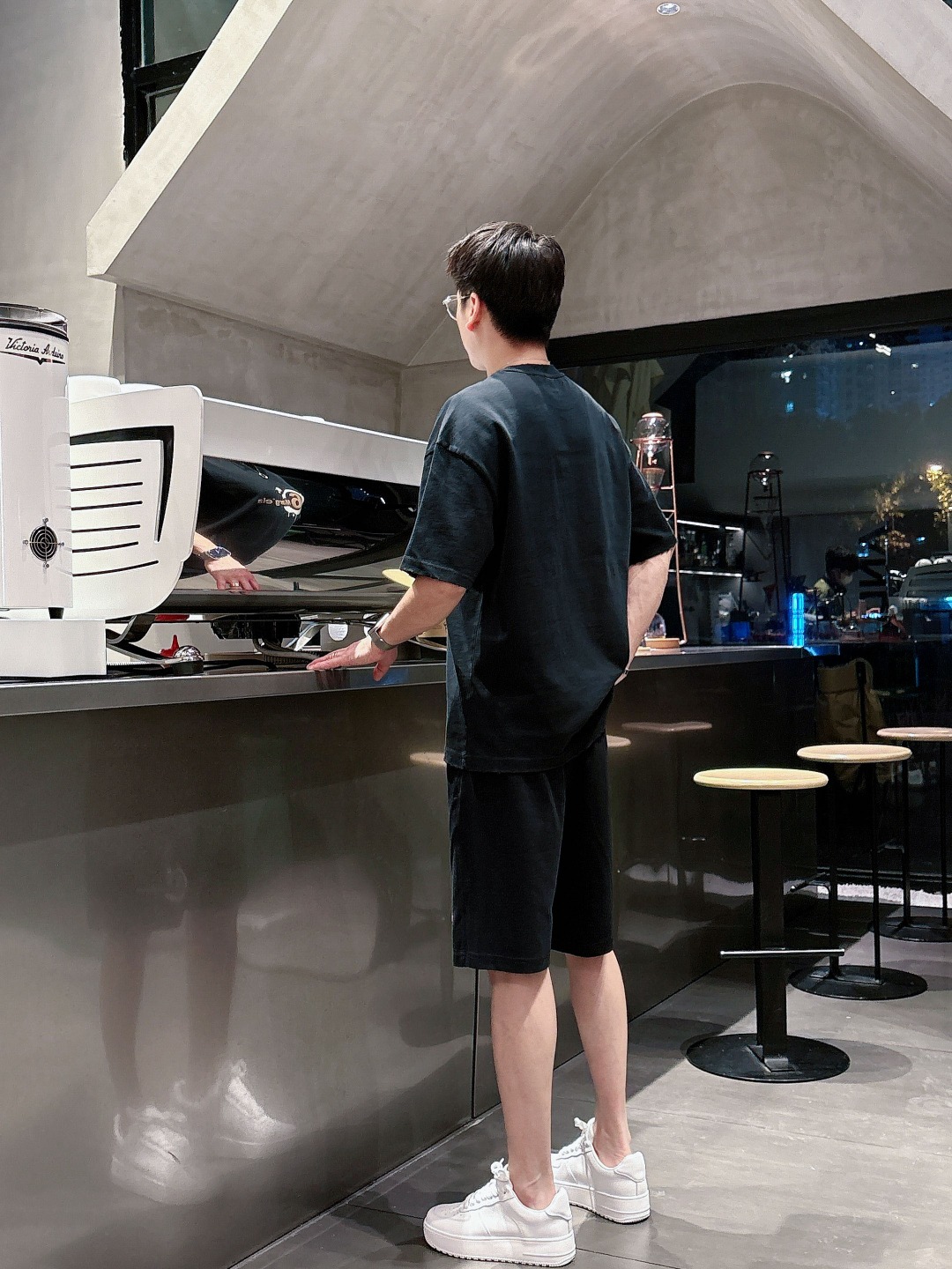 LV 路易威登🔥🔥高端定制 2026春夏新款首发专柜最新款短袖短裤休闲套装 重工凹凸图案设计 领子袖子做