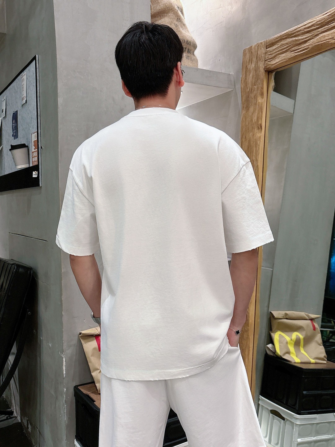 LV 路易威登🔥🔥高端定制 2026春夏新款首发专柜最新款短袖短裤休闲套装 重工凹凸图案设计 领子袖子做