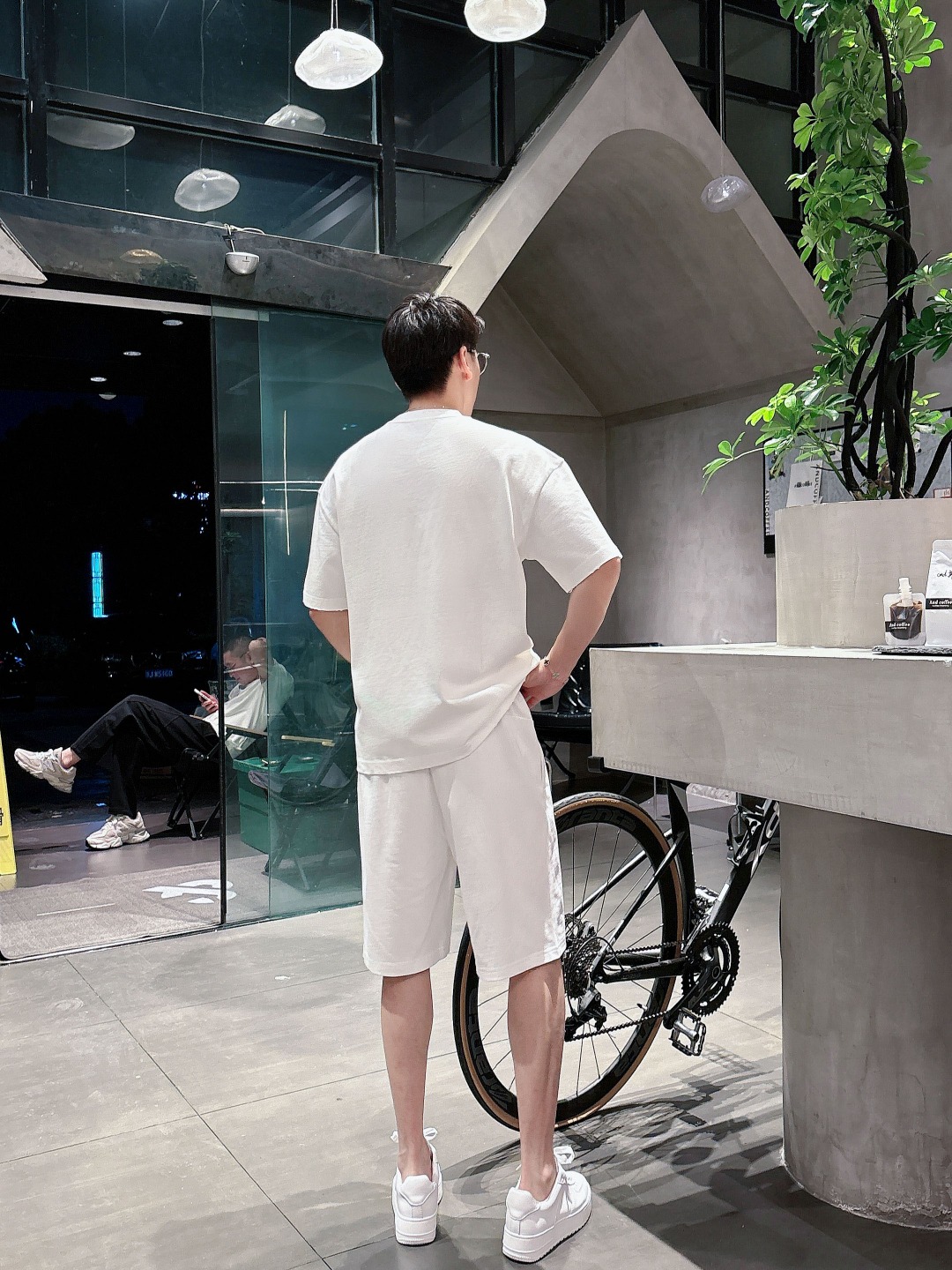 LV 路易威登🔥🔥高端定制 2026春夏新款首发专柜最新款短袖短裤休闲套装 重工凹凸图案设计 领子袖子做