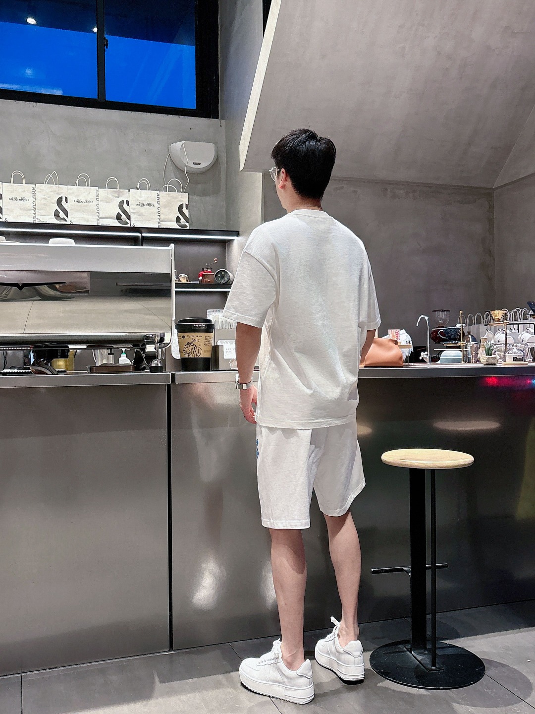 LOEWE 罗意威🔥🔥高端定制 2026春夏新款首发专柜最新款短袖短裤休闲套装 重工凹凸图案设计 领子袖