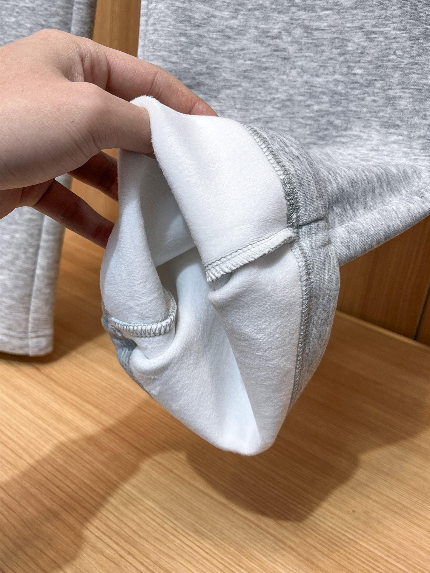 🔥 迪奥 SS秋冬加绒 直筒微阔版型保暖不显臃肿 🔥新品时尚直筒休闲裤，臻选优质纯棉加绒面料打造，保暖舒