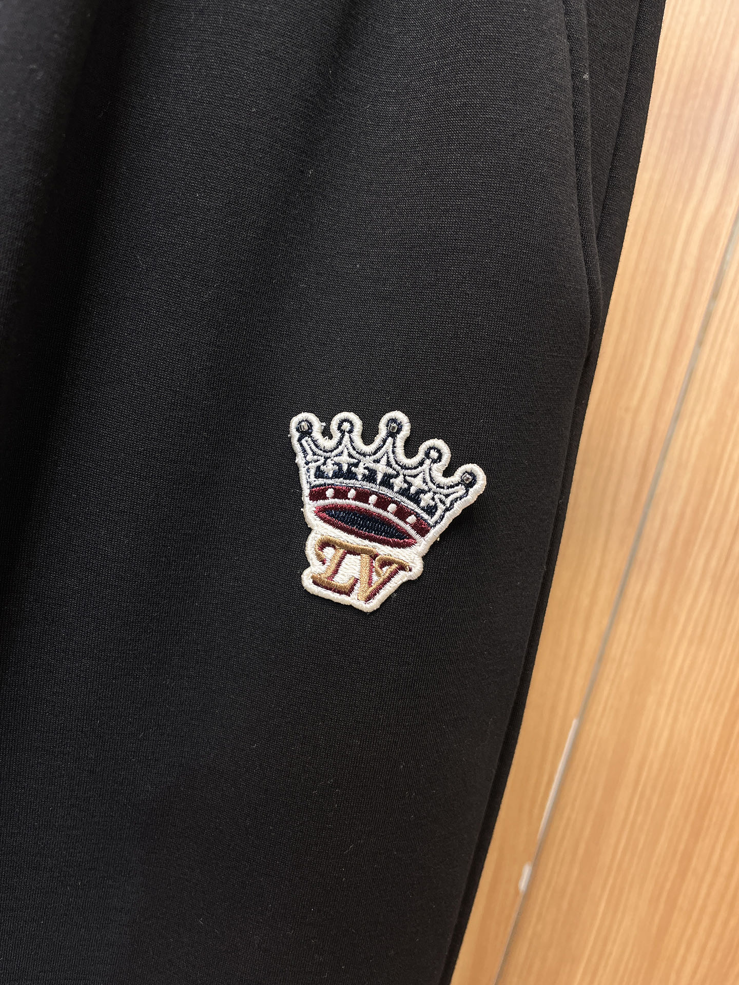 🔥 LV 路易威登 SS秋冬加绒 直筒微阔版型保暖不显臃肿 🔥新品时尚直筒休闲裤，臻选优质纯棉加绒面料打