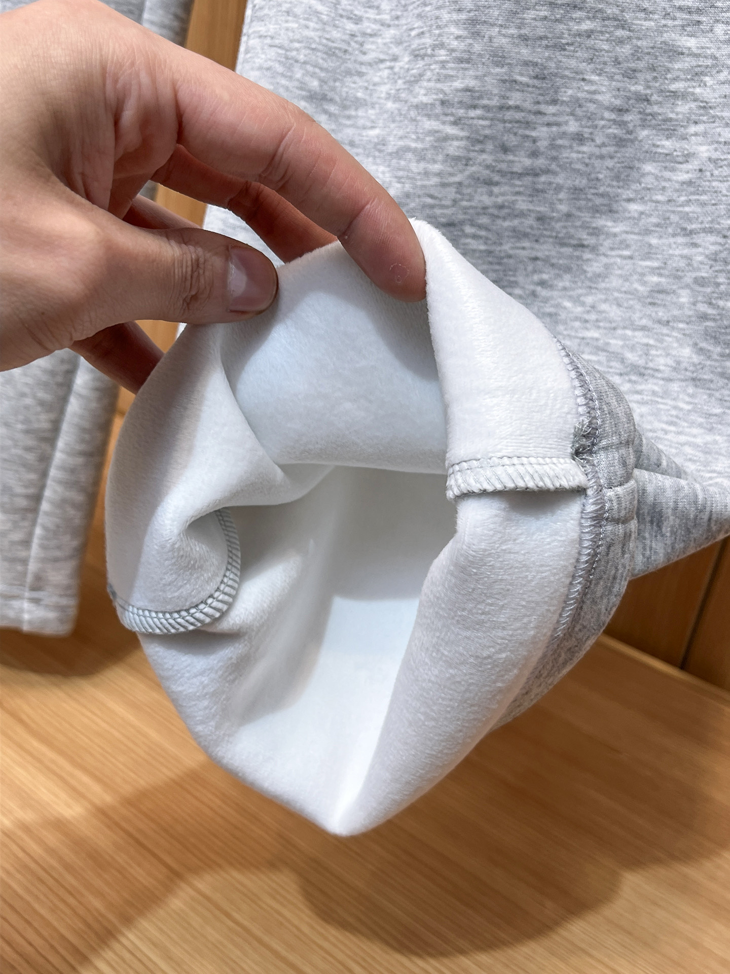 🔥 杰尼亚 SS秋冬加绒 直筒微阔版型保暖不显臃肿 🔥新品时尚直筒休闲裤，臻选优质纯棉加绒面料打造，保暖