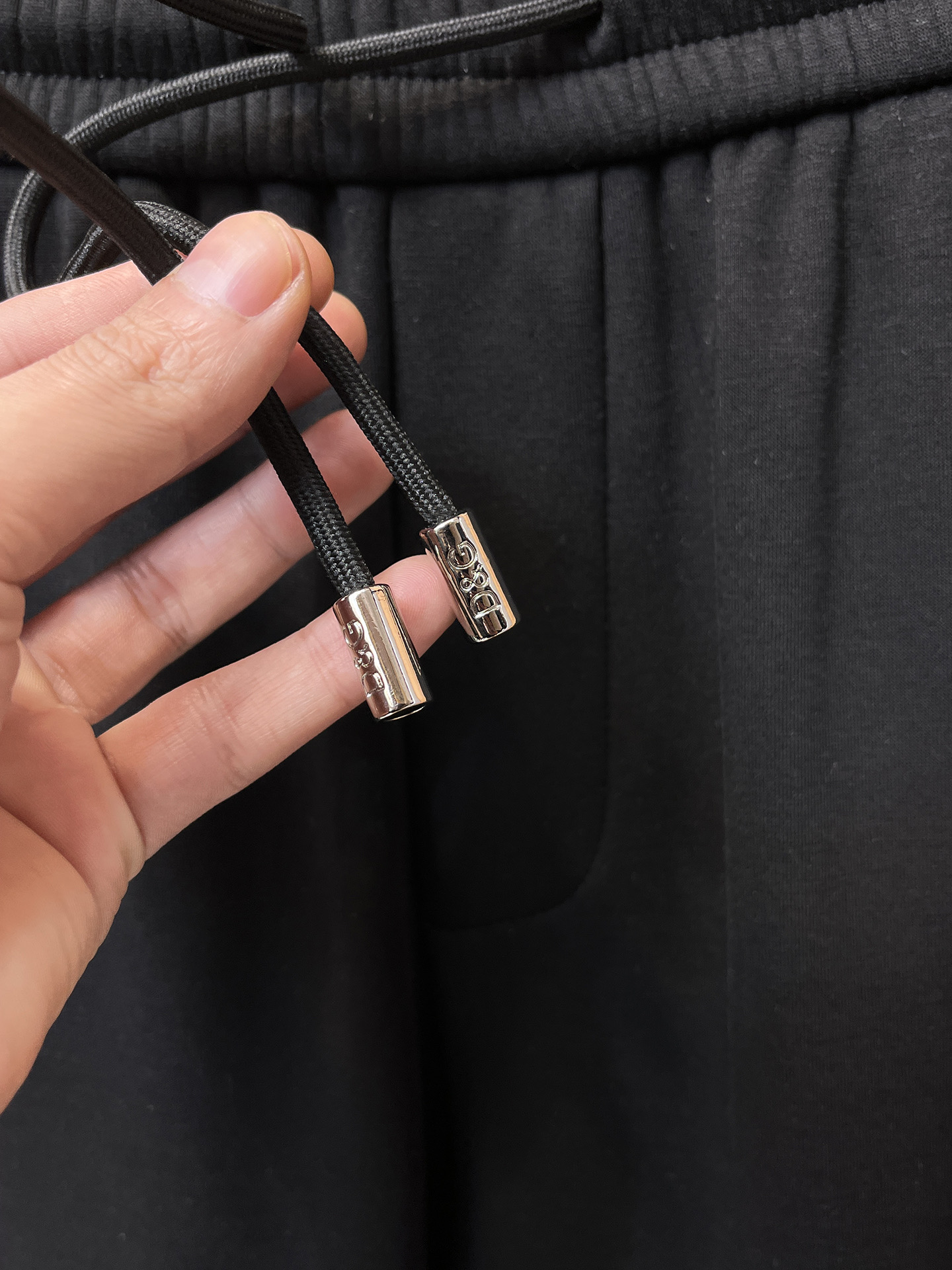 🔥 DG 杜嘉班纳 SS秋冬加绒 直筒微阔版型保暖不显臃肿 🔥新品时尚直筒休闲裤，臻选优质纯棉加绒面料打