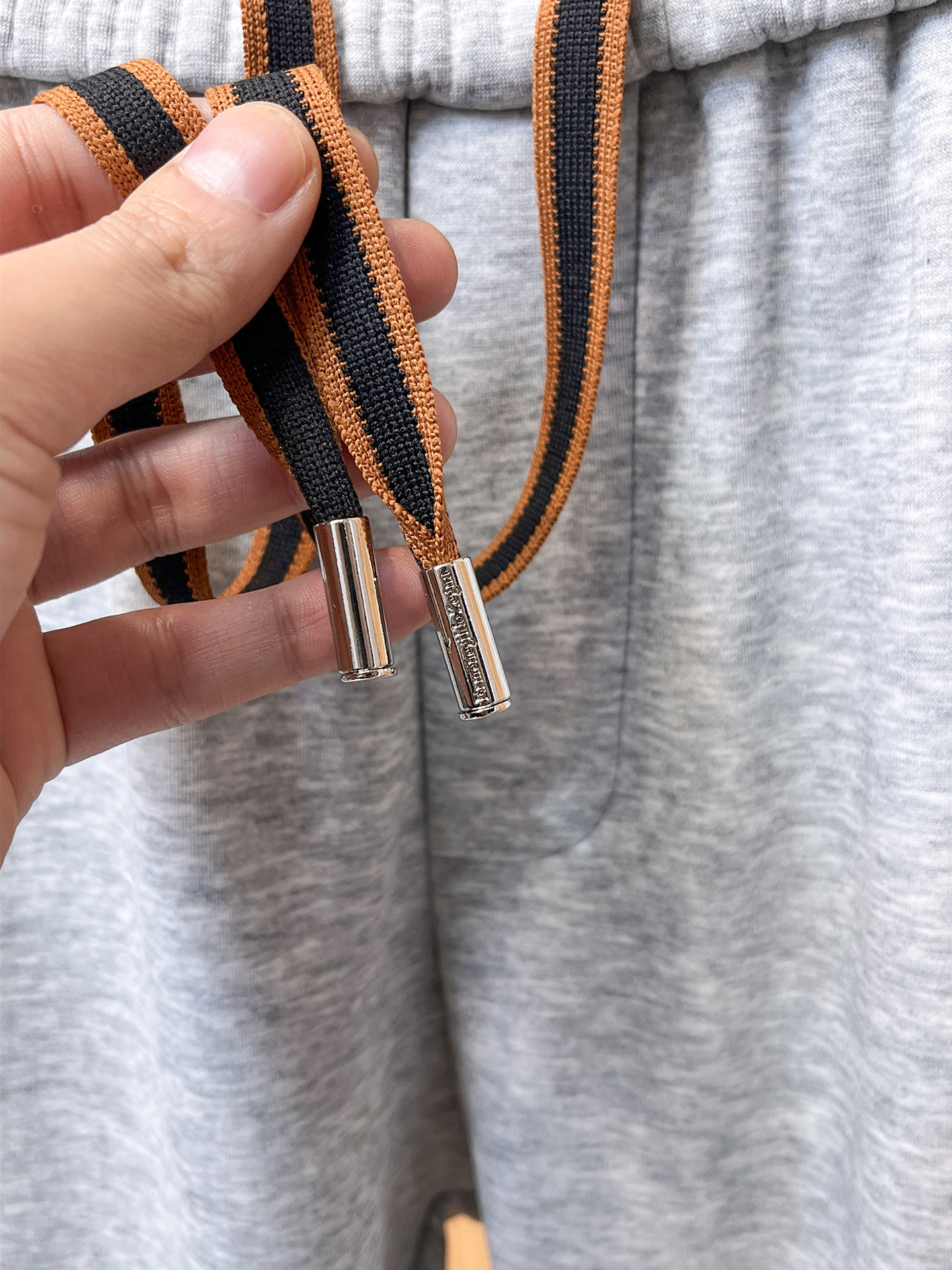 🔥 杰尼亚 SS秋冬加绒 直筒微阔版型保暖不显臃肿 🔥新品时尚直筒休闲裤，臻选优质纯棉加绒面料打造，保暖