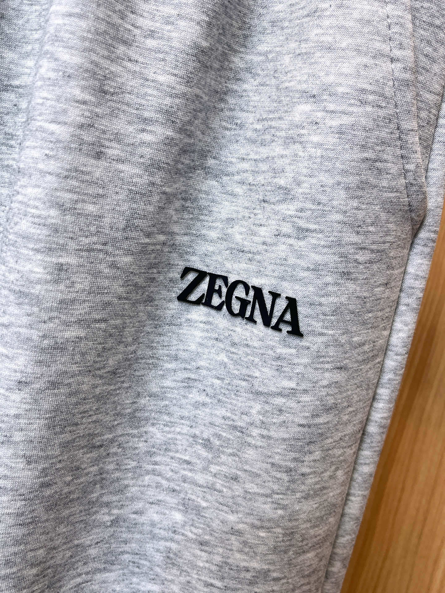 🔥 杰尼亚 SS秋冬加绒 直筒微阔版型保暖不显臃肿 🔥新品时尚直筒休闲裤，臻选优质纯棉加绒面料打造，保暖