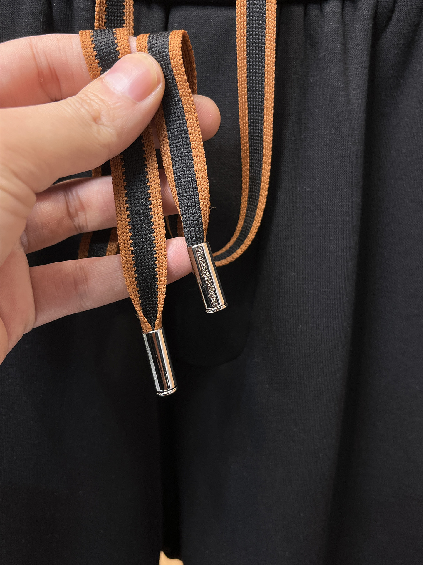 🔥 杰尼亚 SS秋冬加绒 直筒微阔版型保暖不显臃肿 🔥新品时尚直筒休闲裤，臻选优质纯棉加绒面料打造，保暖