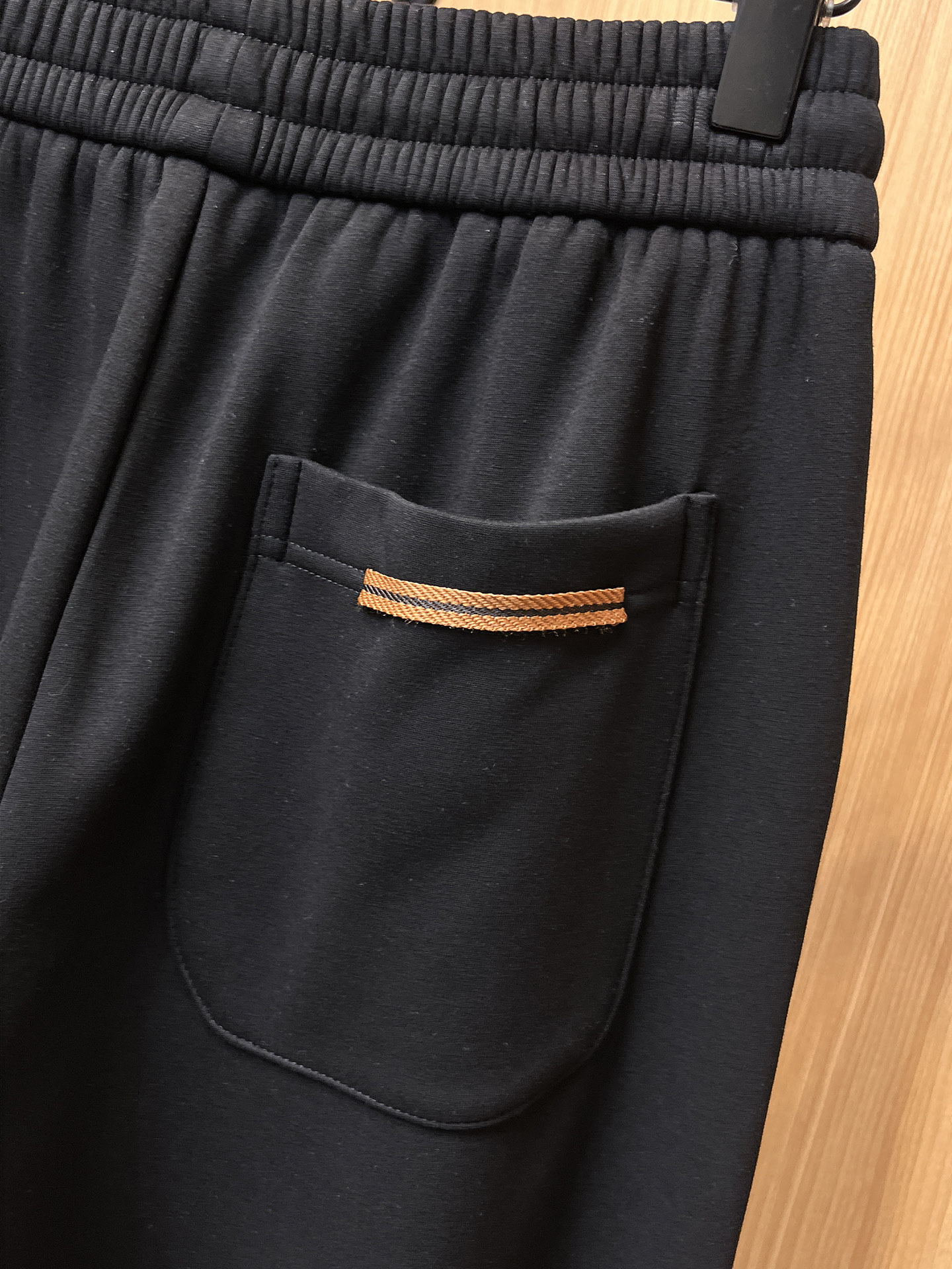 🔥 杰尼亚 SS秋冬加绒 直筒微阔版型保暖不显臃肿 🔥新品时尚直筒休闲裤，臻选优质纯棉加绒面料打造，保暖