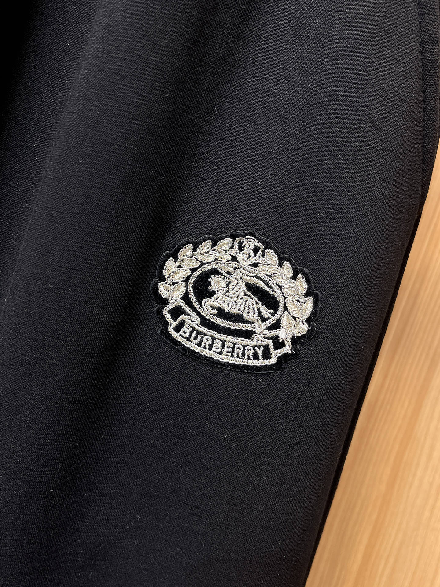 🔥 巴宝莉 SS秋冬加绒 直筒微阔版型保暖不显臃肿 🔥新品时尚直筒休闲裤，臻选优质纯棉加绒面料打造，保暖