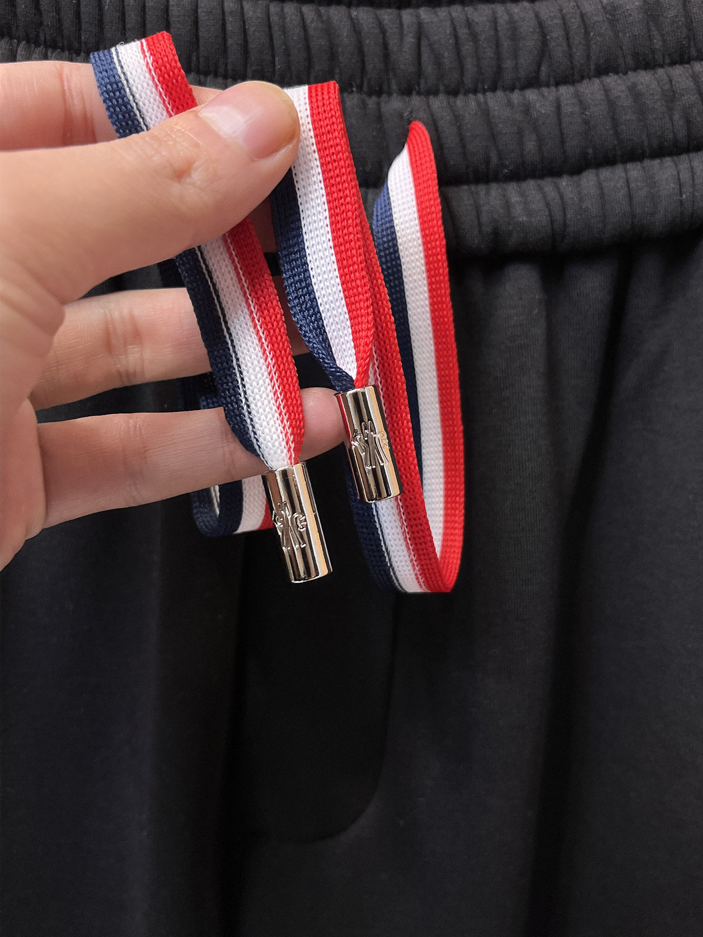 🔥 蒙口 SS秋冬加绒 直筒微阔版型保暖不显臃肿 🔥新品时尚直筒休闲裤，臻选优质纯棉加绒面料打造，保暖舒