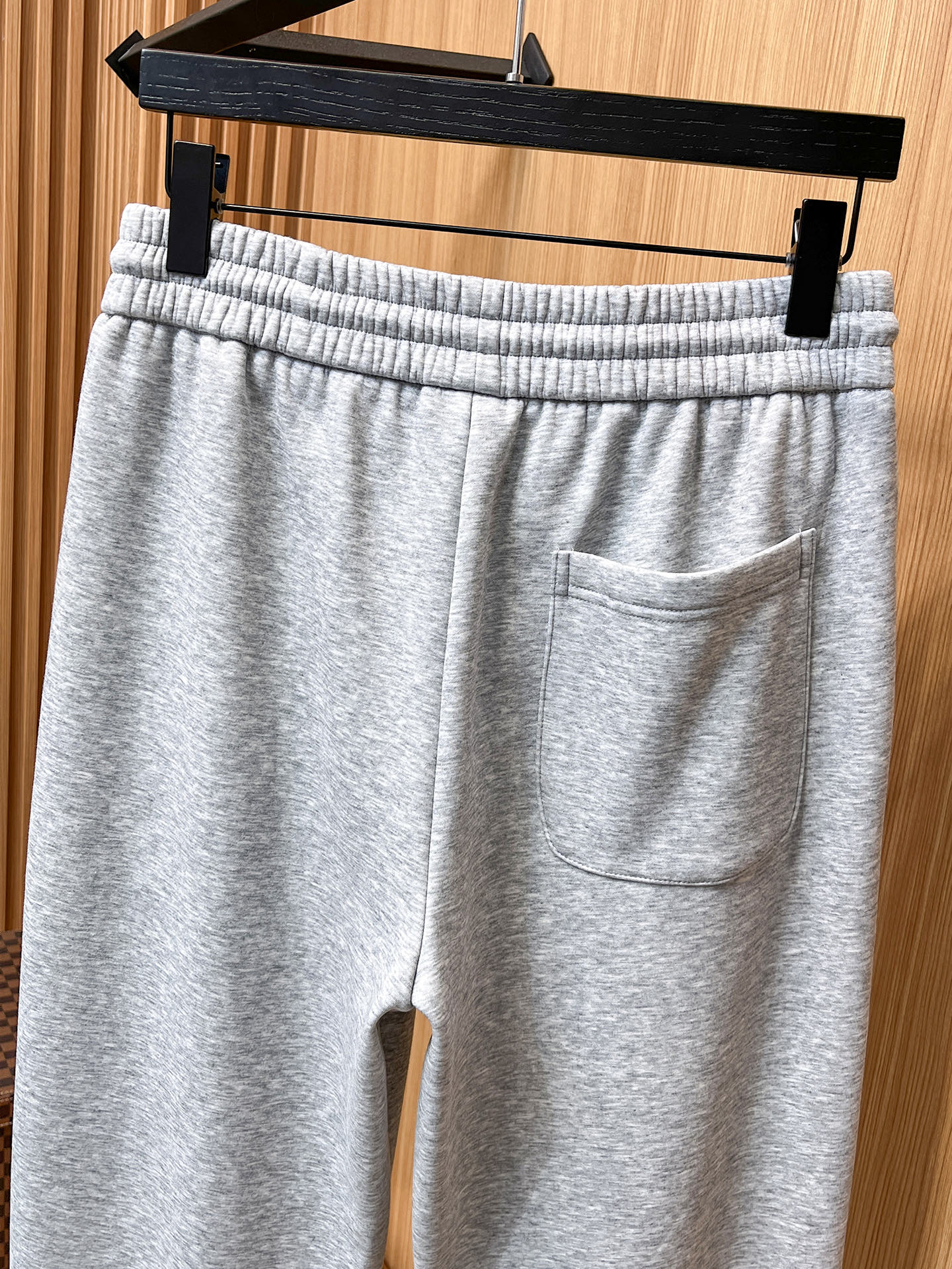 🔥 迪奥 SS秋冬加绒 直筒微阔版型保暖不显臃肿 🔥新品时尚直筒休闲裤，臻选优质纯棉加绒面料打造，保暖舒