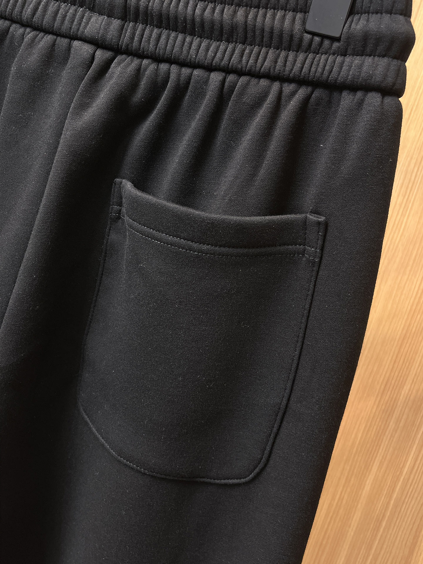 🔥 迪奥 SS秋冬加绒 直筒微阔版型保暖不显臃肿 🔥新品时尚直筒休闲裤，臻选优质纯棉加绒面料打造，保暖舒