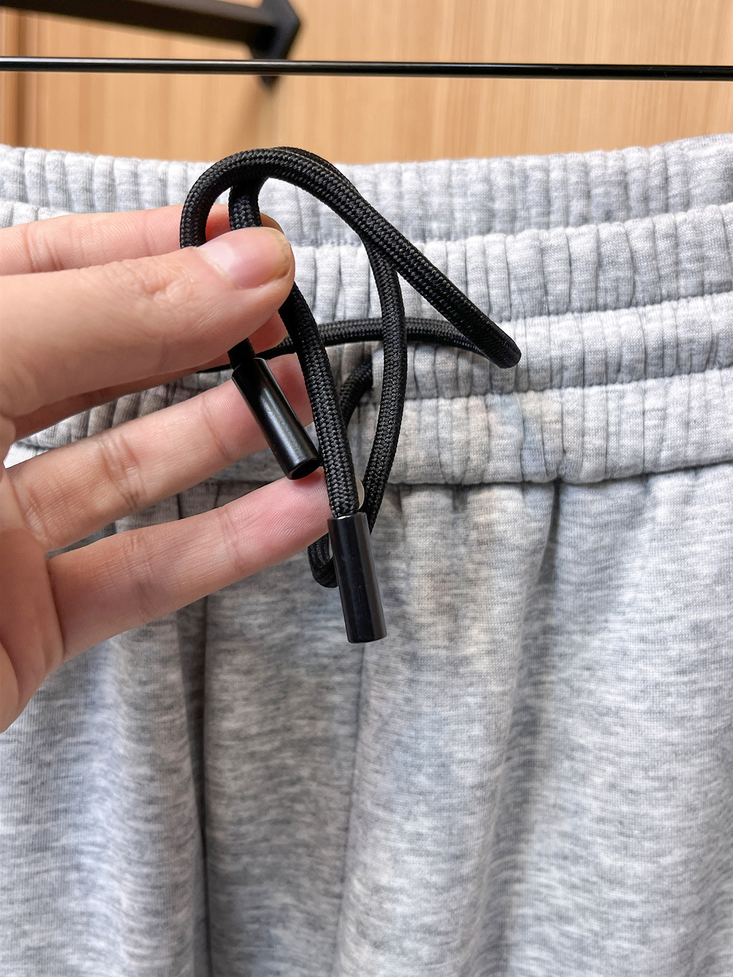 🔥 加拿大鹅 SS秋冬加绒 直筒微阔版型保暖不显臃肿 🔥新品时尚直筒休闲裤，臻选优质纯棉加绒面料打造，保