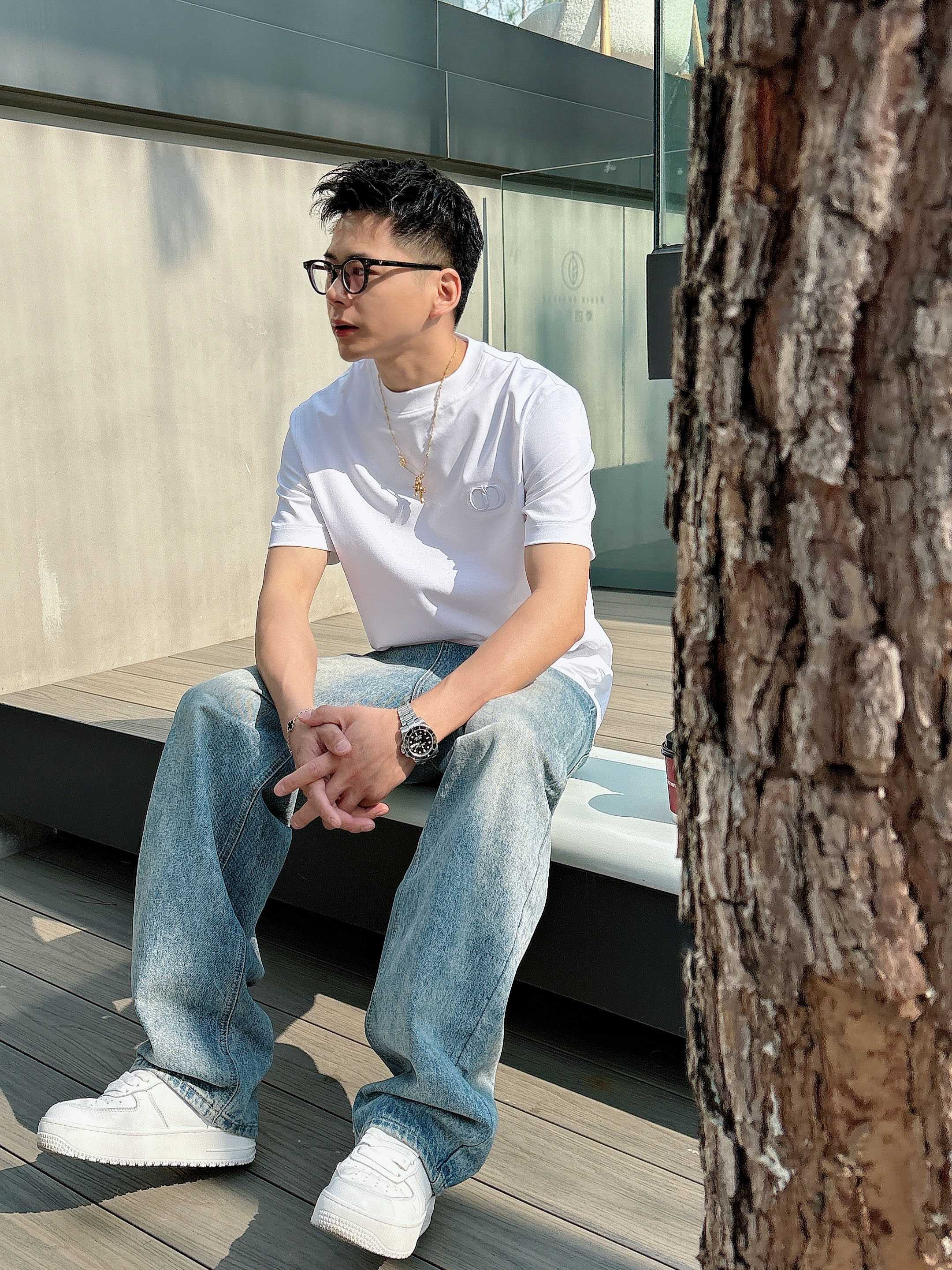 【 Dior 2026春夏 · 高阶定制T恤】🔹 核心面料：秘鲁进口匹马棉 × 顶级丝光工艺🔹 核心体感