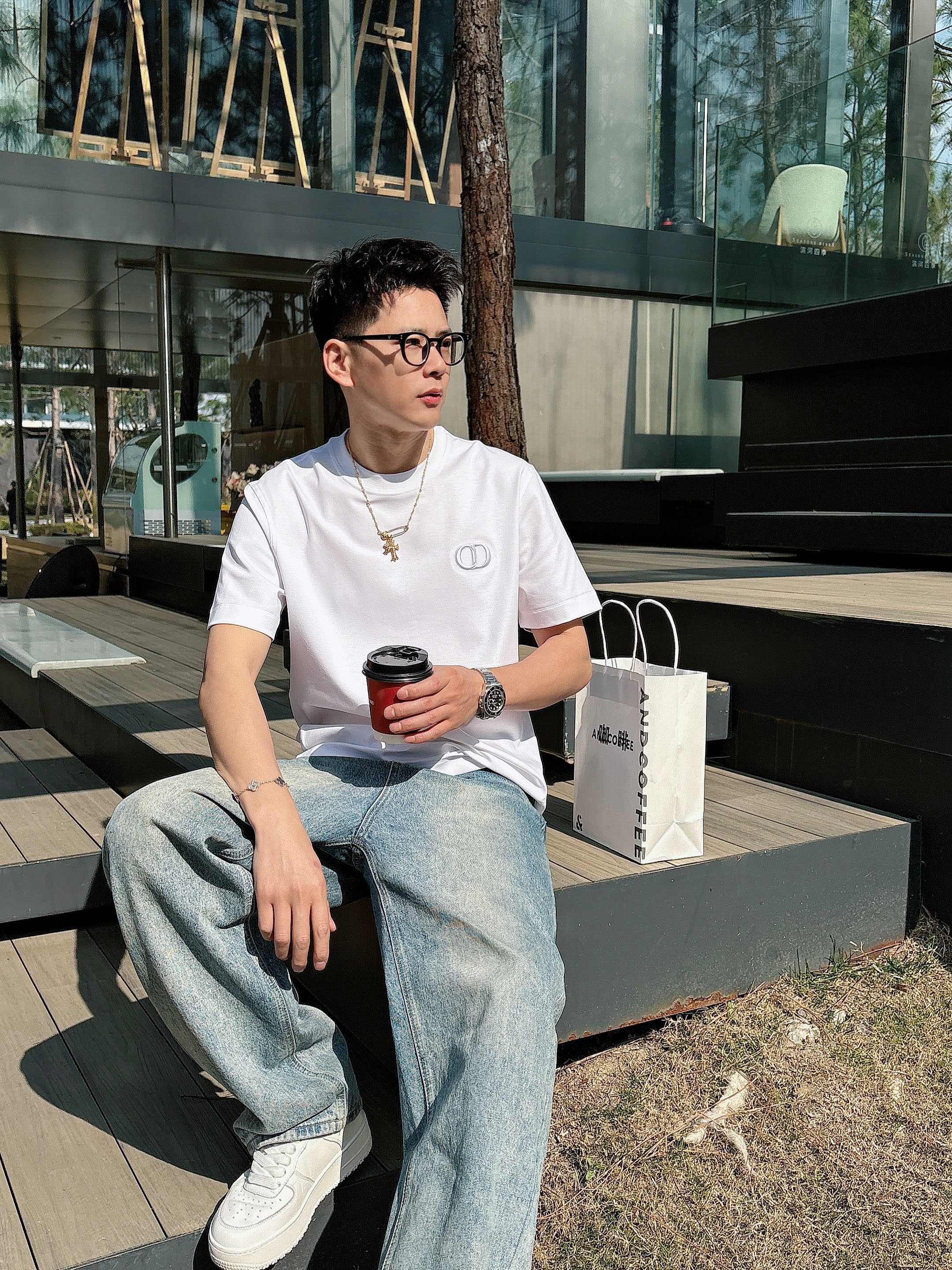 【 Dior 2026春夏 · 高阶定制T恤】🔹 核心面料：秘鲁进口匹马棉 × 顶级丝光工艺🔹 核心体感