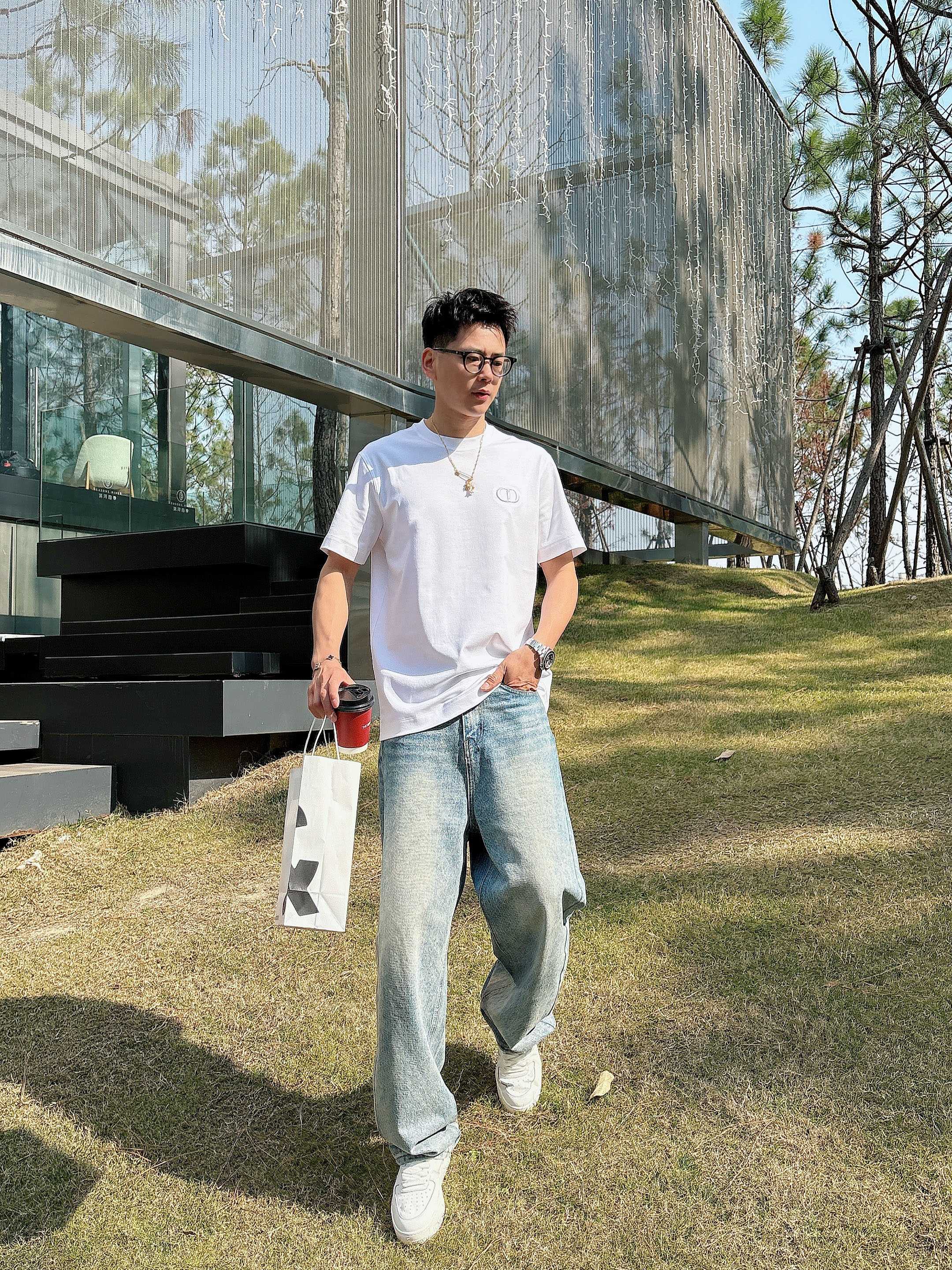 【 Dior 2026春夏 · 高阶定制T恤】🔹 核心面料：秘鲁进口匹马棉 × 顶级丝光工艺🔹 核心体感