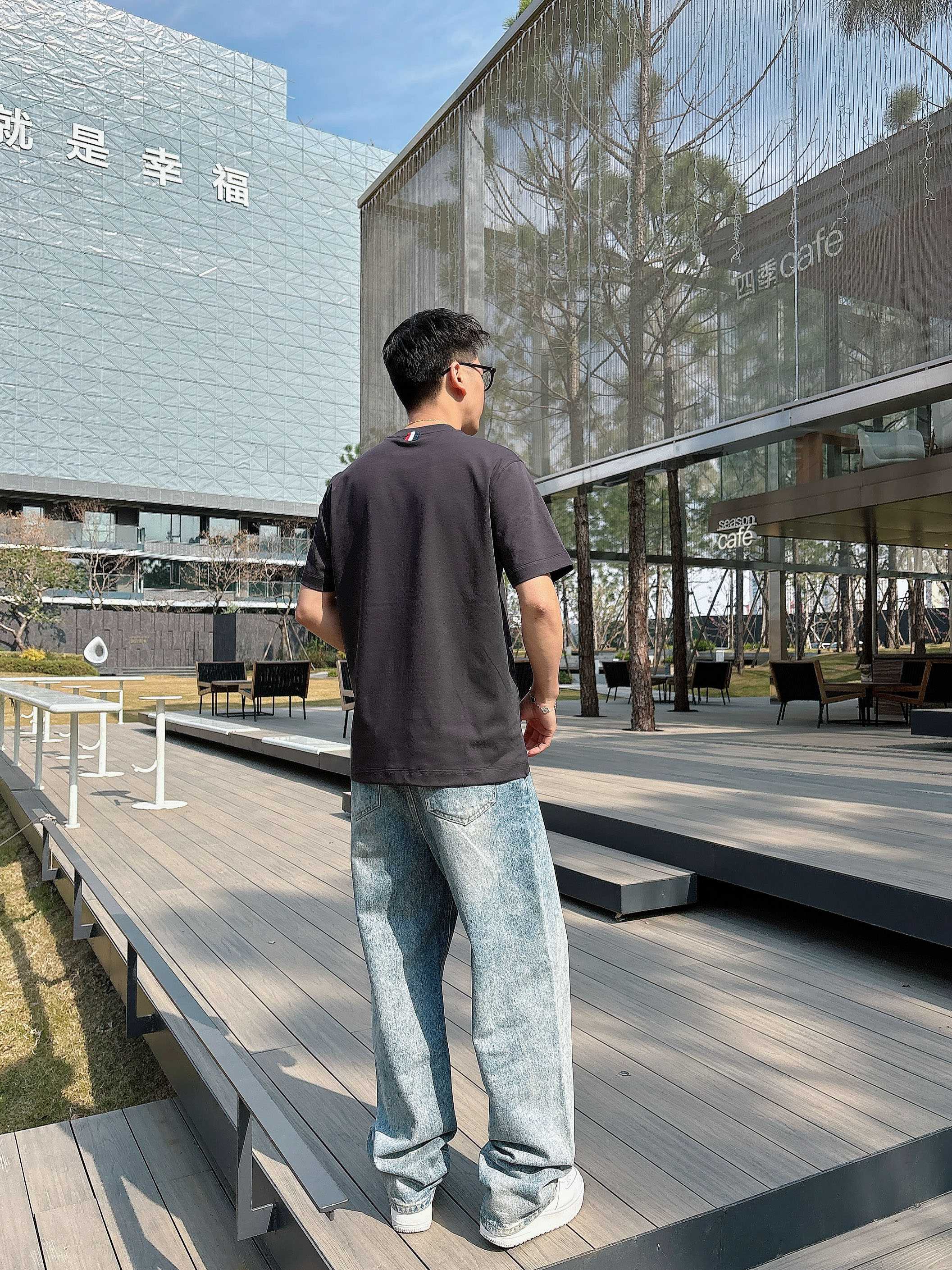 【 蒙口 2026春夏 · 高阶定制T恤】🔹 核心面料：秘鲁进口匹马棉 × 顶级丝光工艺🔹 核心体感：蚕