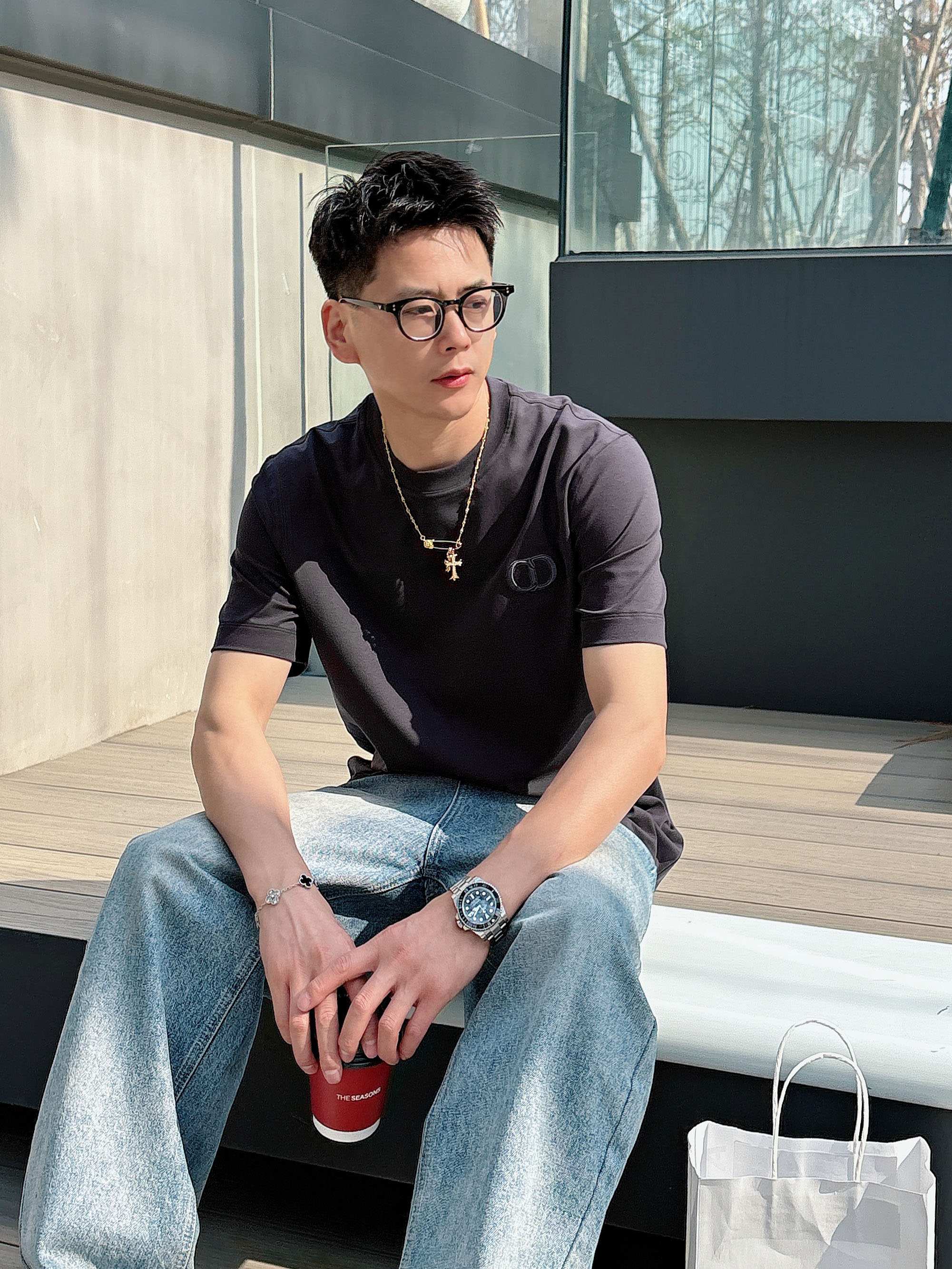 【 Dior 2026春夏 · 高阶定制T恤】🔹 核心面料：秘鲁进口匹马棉 × 顶级丝光工艺🔹 核心体感