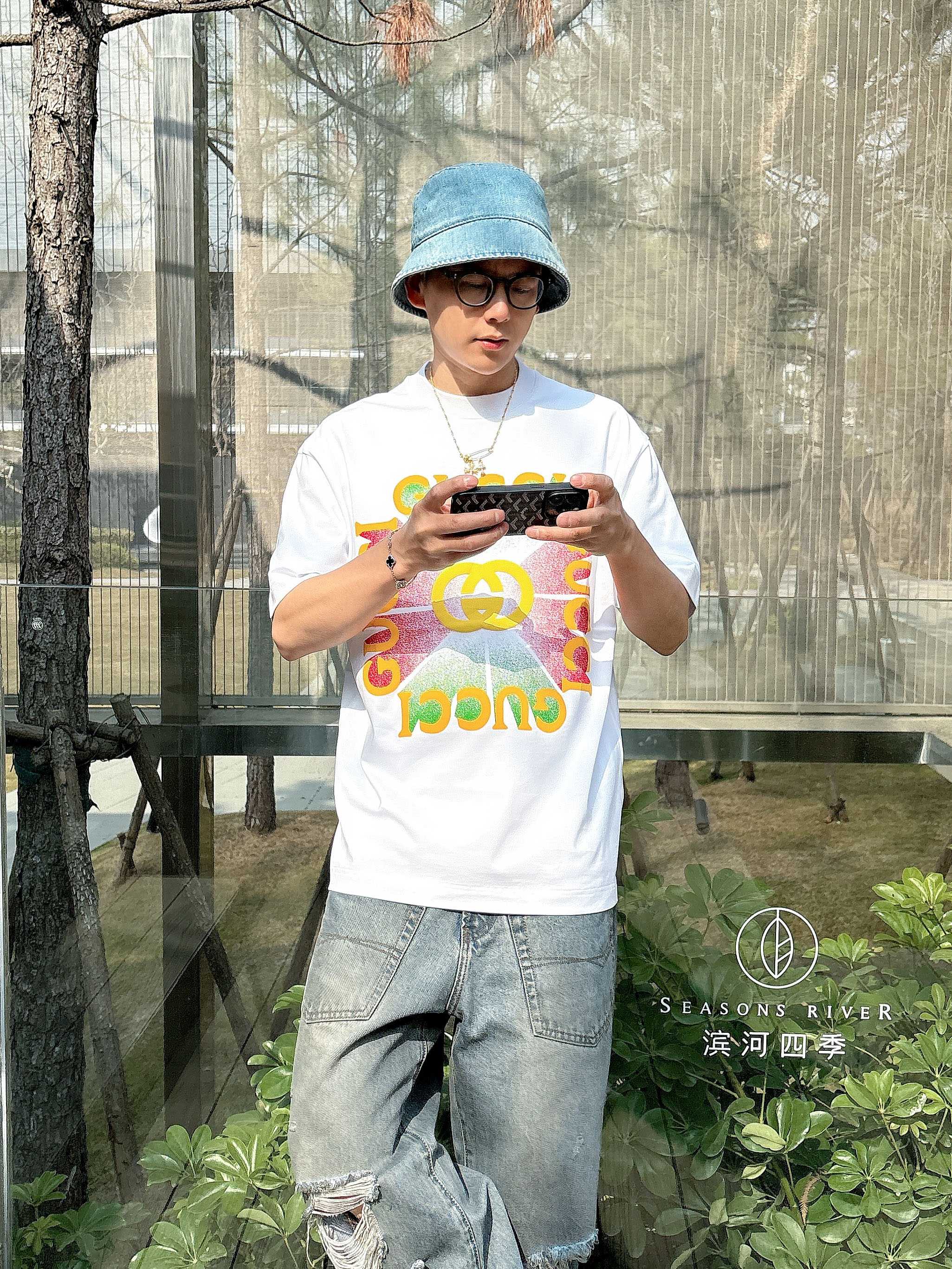    古驰 2025春夏新款首发专柜最新款短袖圆领T恤 高端订制 设计前卫时尚！品牌logo重工艺设计 