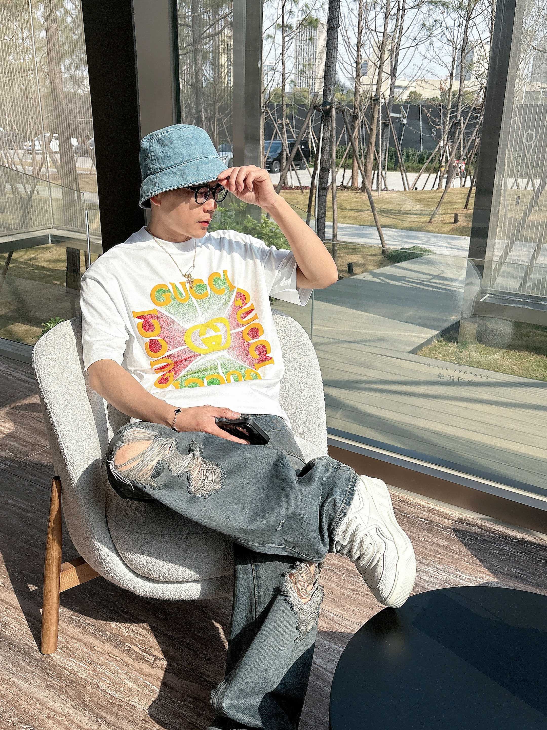    古驰 2025春夏新款首发专柜最新款短袖圆领T恤 高端订制 设计前卫时尚！品牌logo重工艺设计 