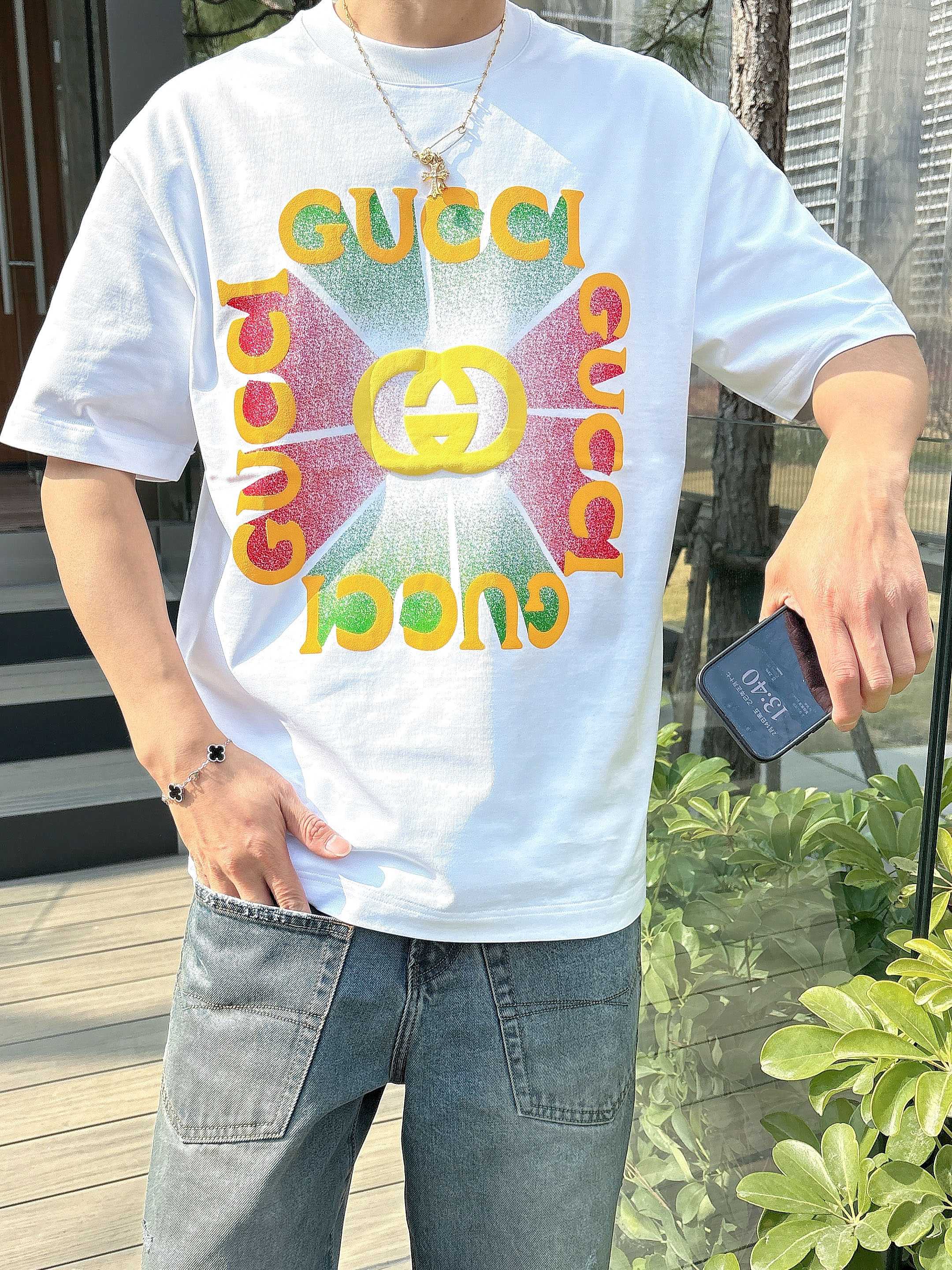    古驰 2025春夏新款首发专柜最新款短袖圆领T恤 高端订制 设计前卫时尚！品牌logo重工艺设计 