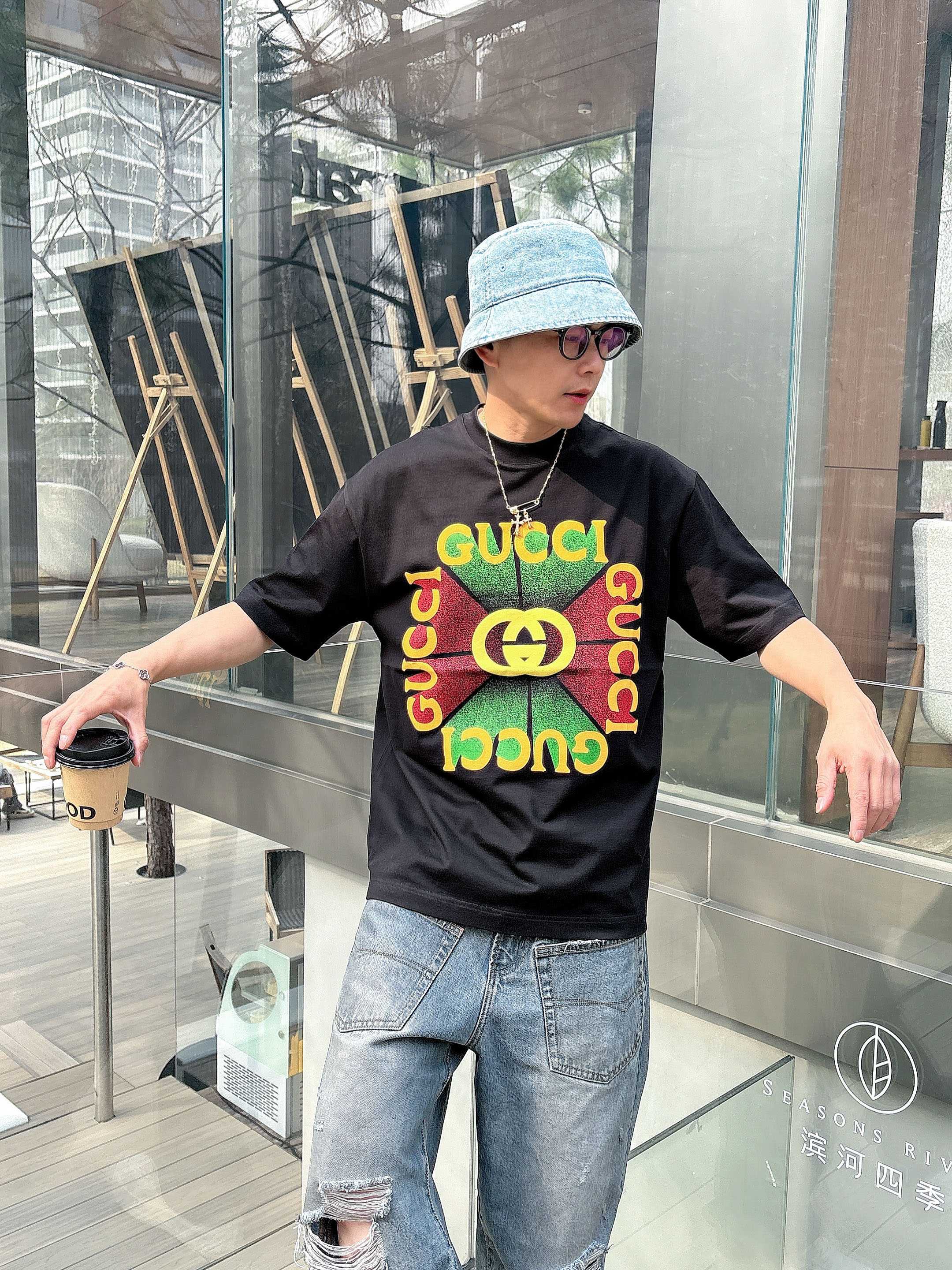    古驰 2025春夏新款首发专柜最新款短袖圆领T恤 高端订制 设计前卫时尚！品牌logo重工艺设计 