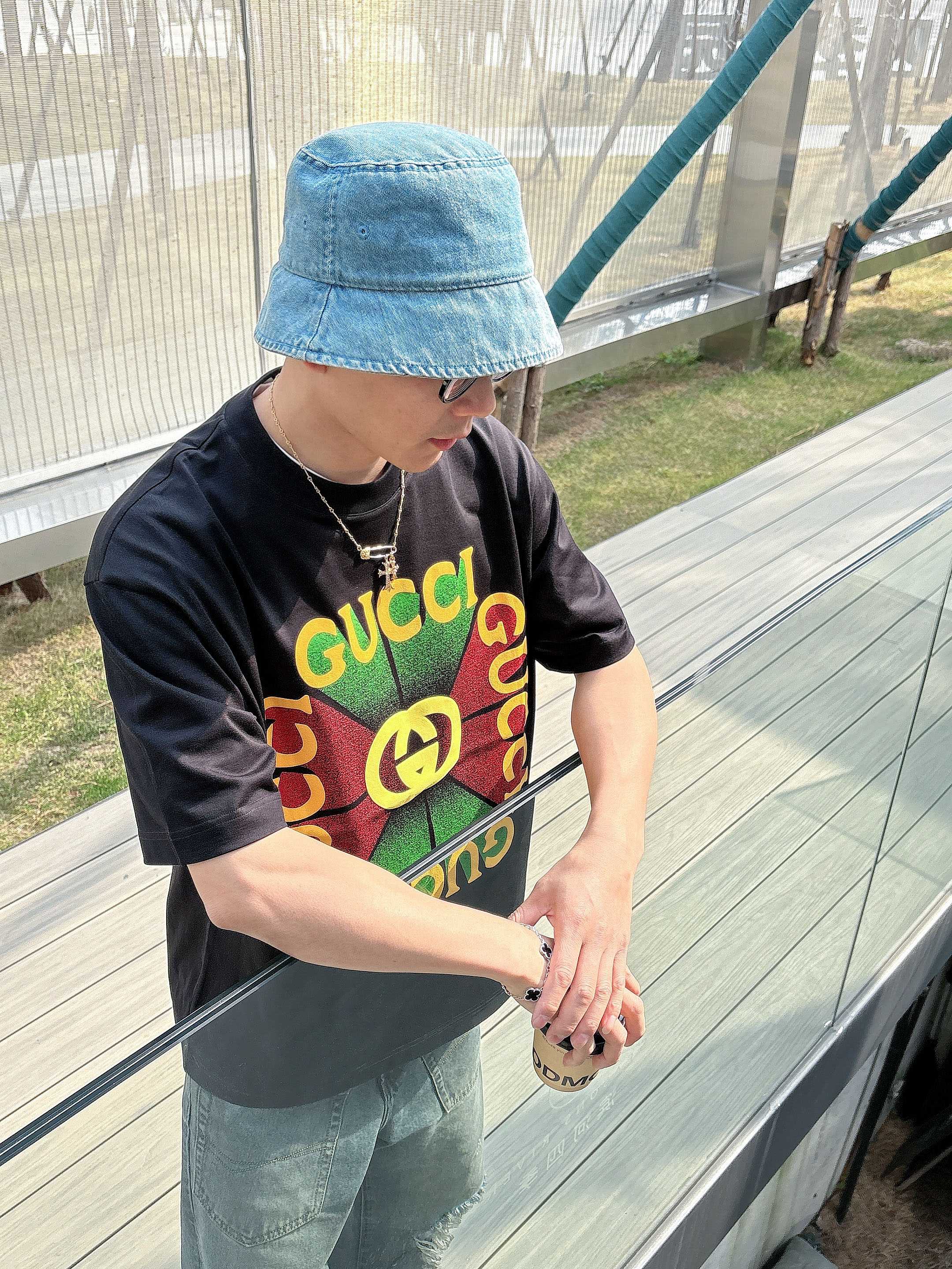    古驰 2025春夏新款首发专柜最新款短袖圆领T恤 高端订制 设计前卫时尚！品牌logo重工艺设计 