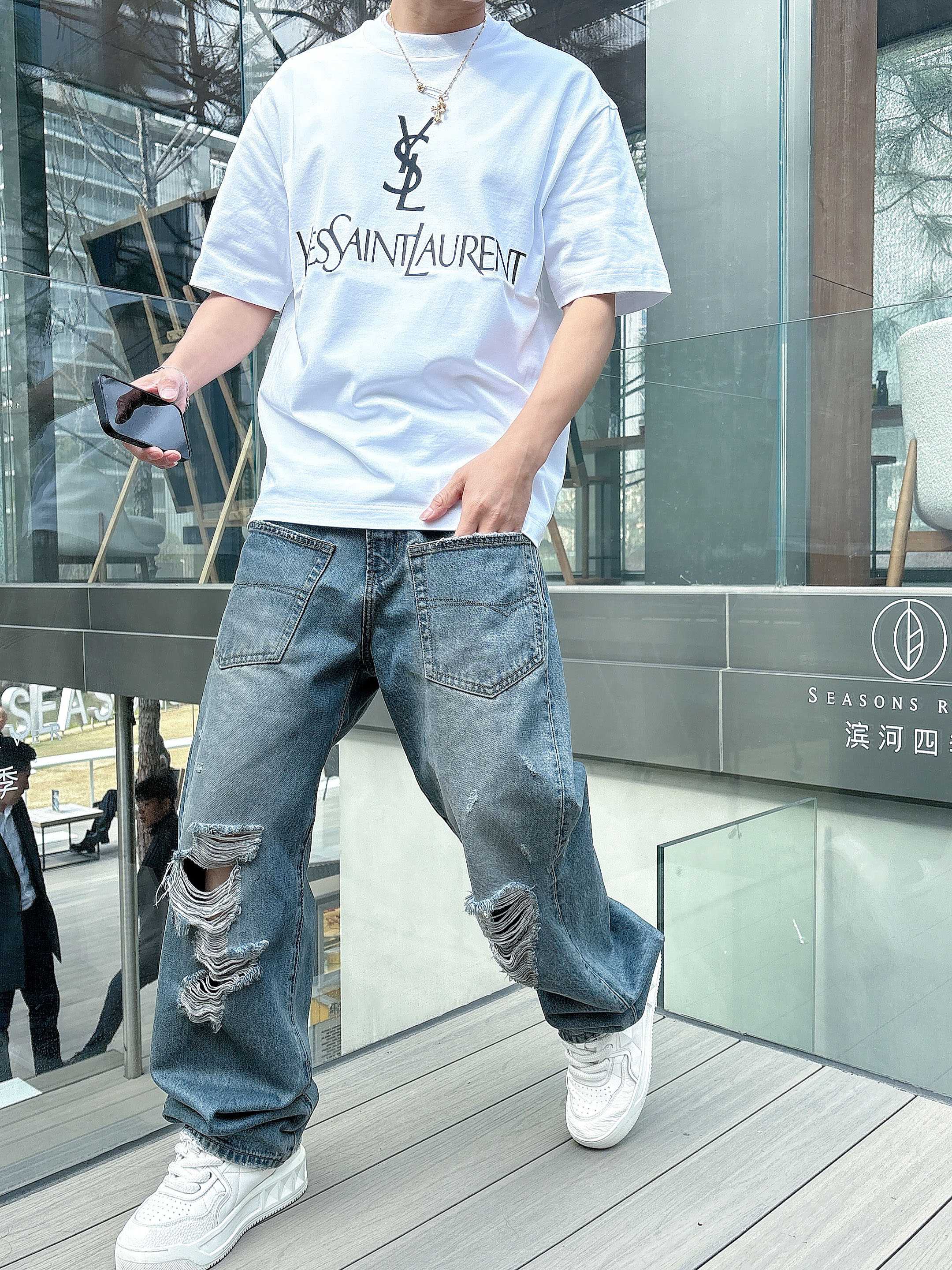    圣罗兰 2025春夏新款首发专柜最新款短袖圆领T恤 高端订制 设计前卫时尚！品牌logo重工艺设计