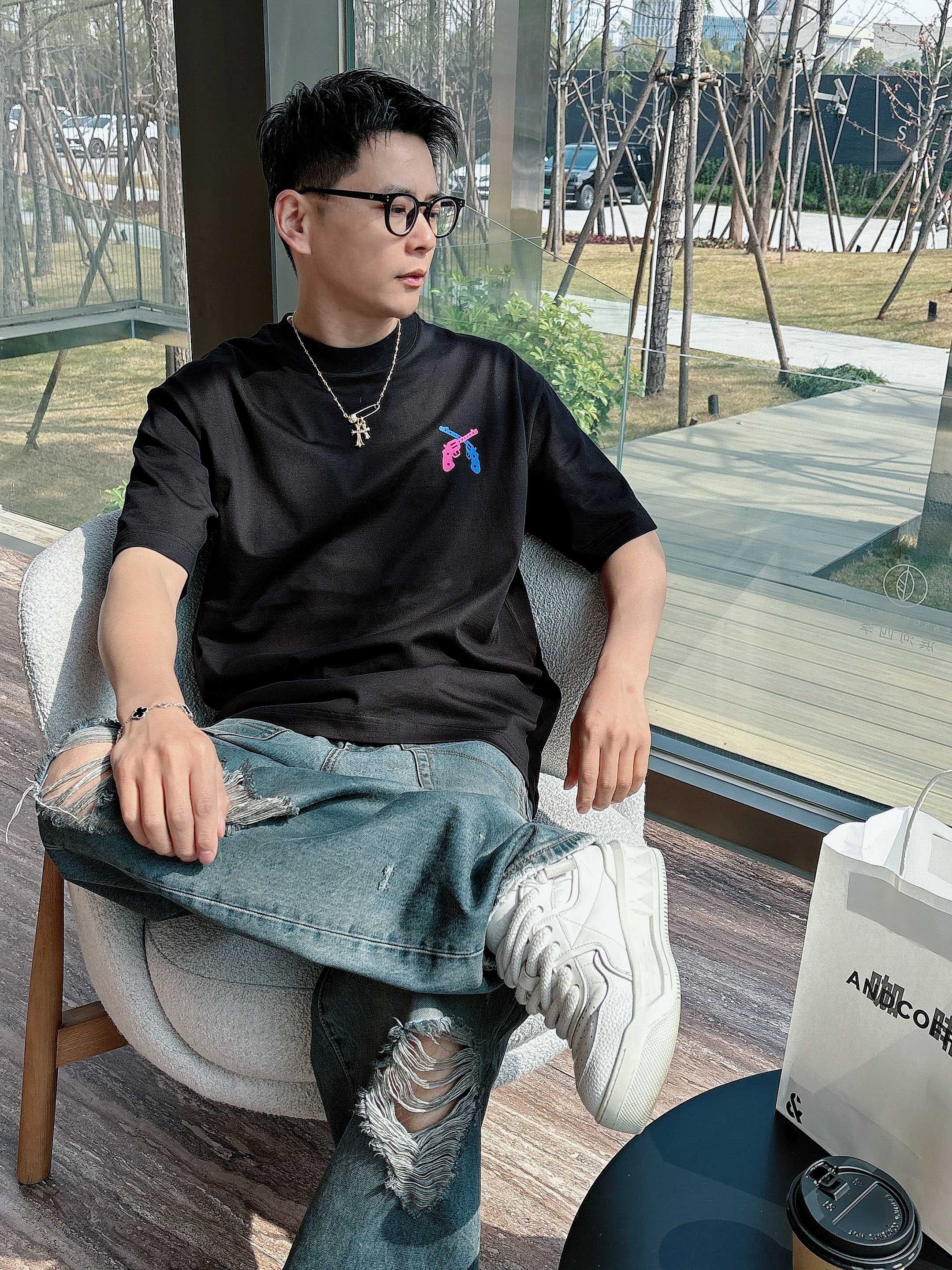     GOODBRAND  2025春夏新款首发专柜最新款短袖圆领T恤 高端订制 设计前卫时尚！品牌l