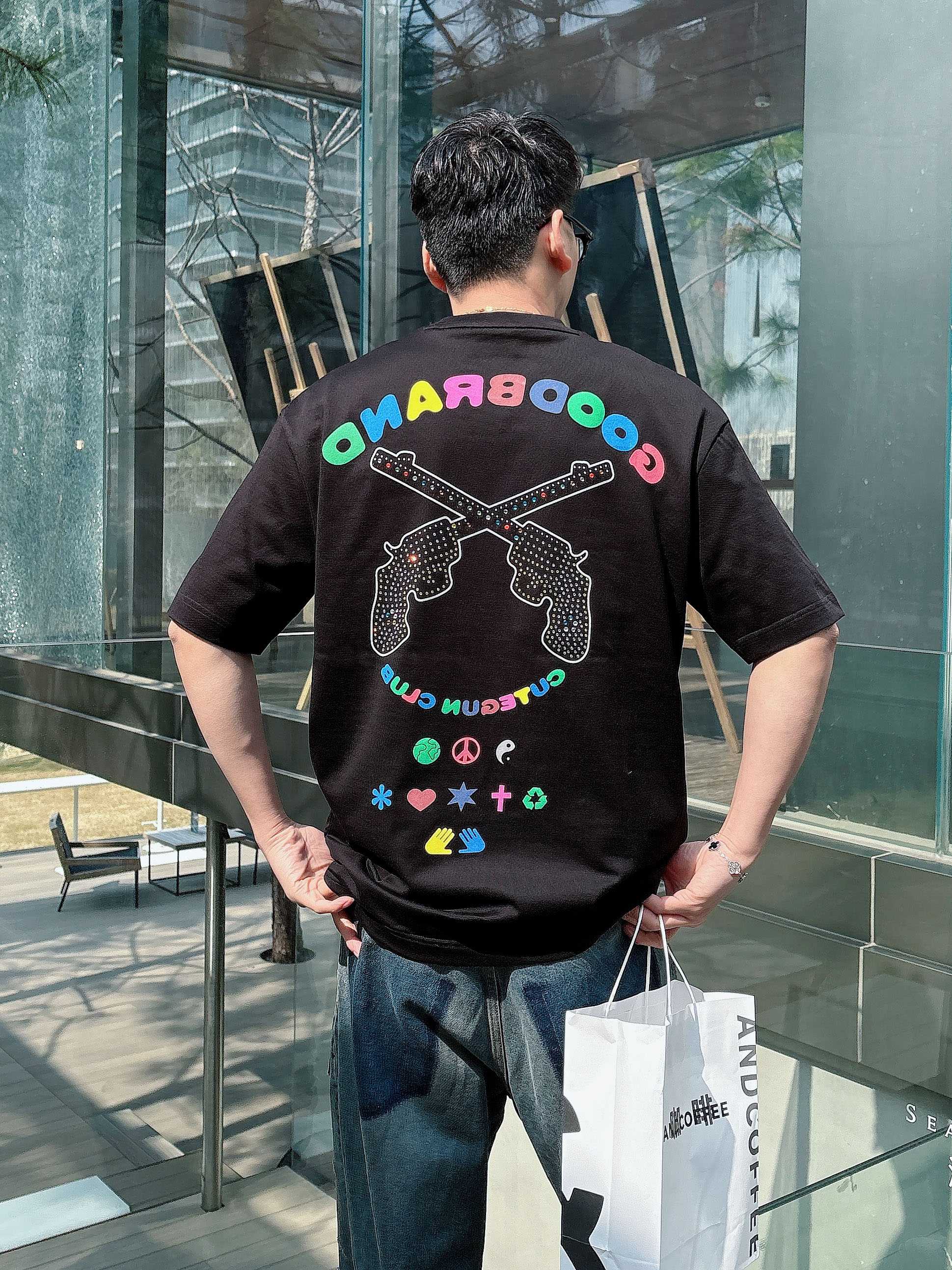     GOODBRAND  2025春夏新款首发专柜最新款短袖圆领T恤 高端订制 设计前卫时尚！品牌l
