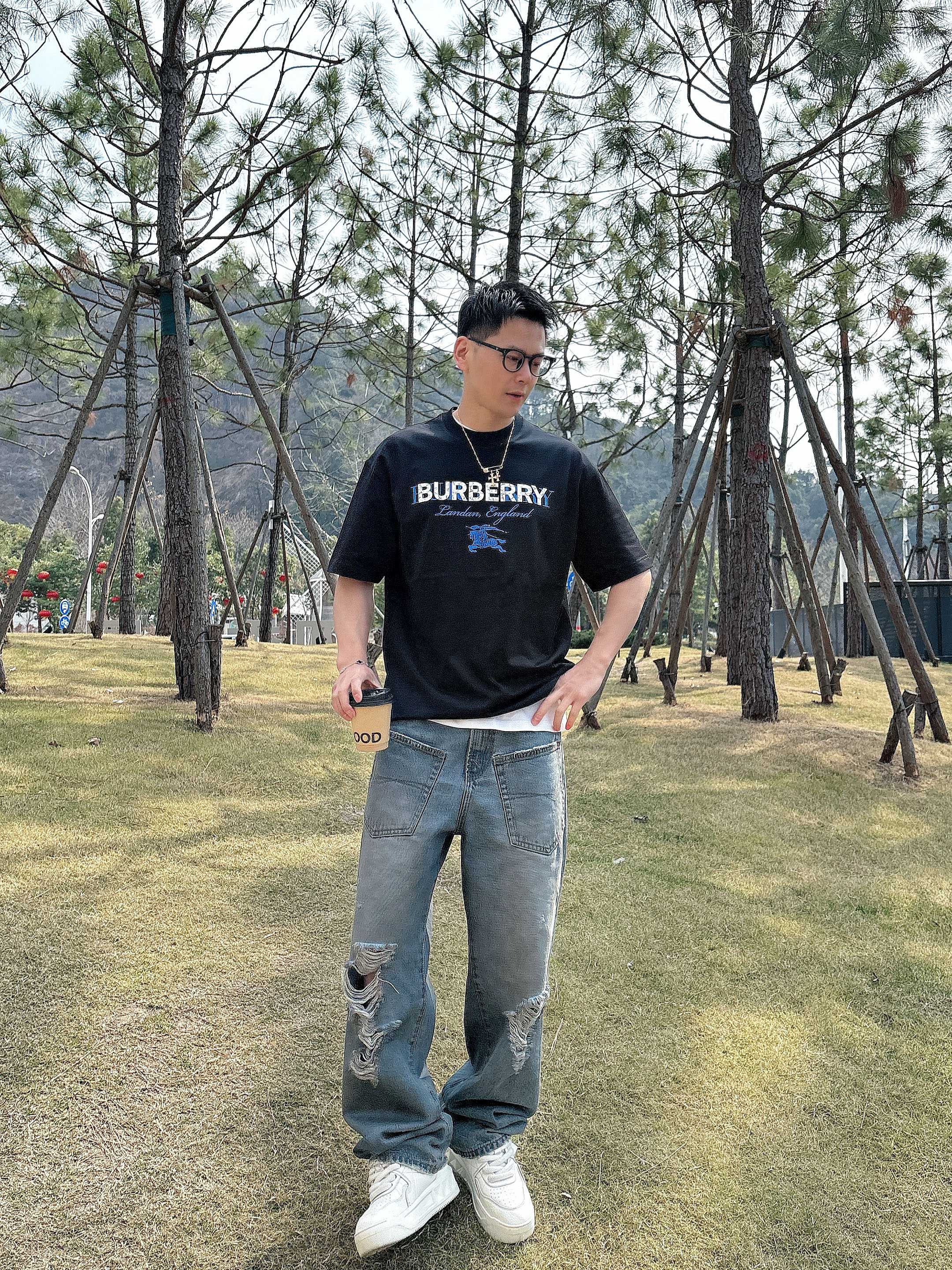     巴宝莉  2025春夏新款首发专柜最新款短袖圆领T恤 高端订制 设计前卫时尚！品牌logo重工艺