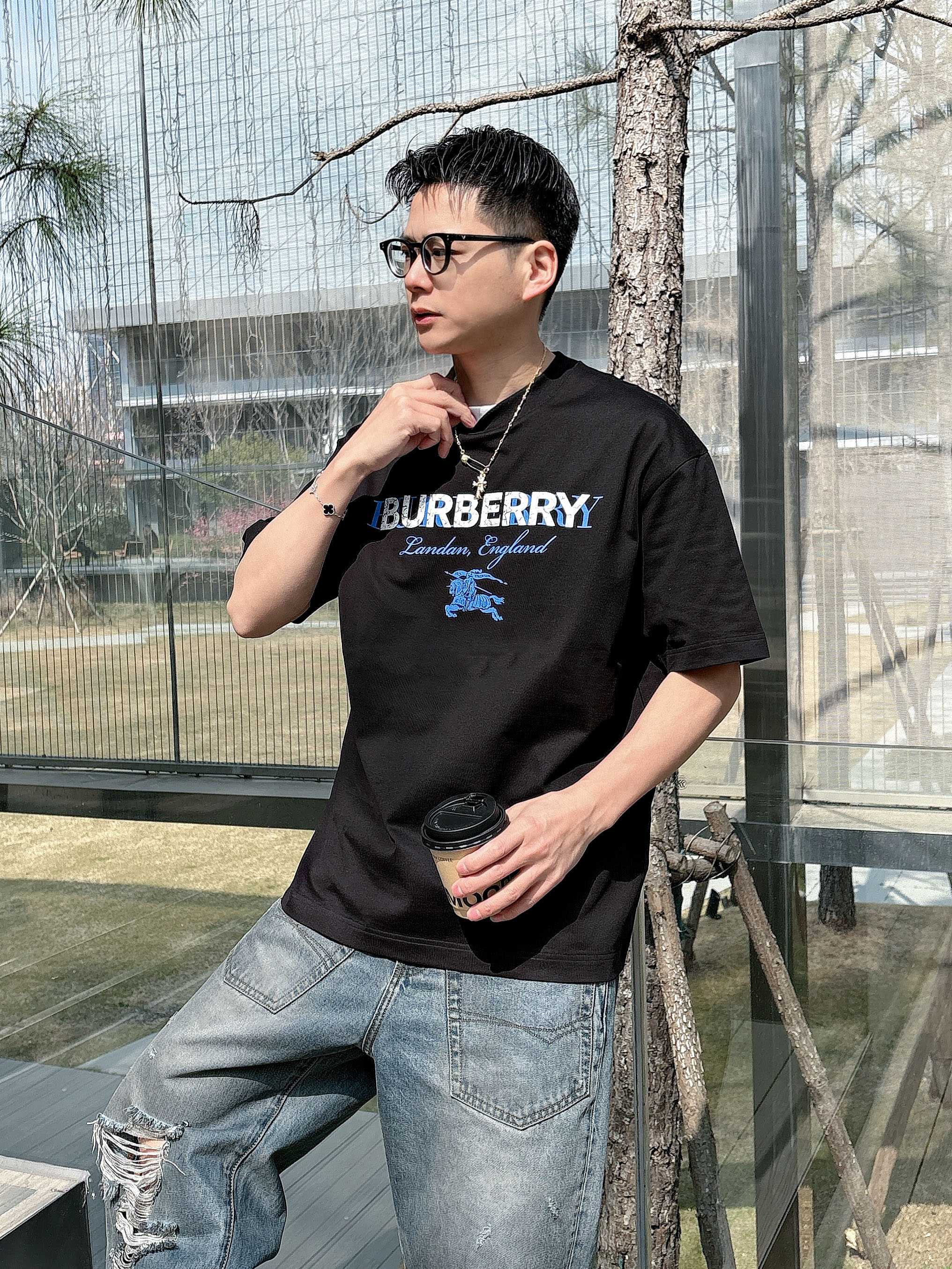    巴宝莉  2025春夏新款首发专柜最新款短袖圆领T恤 高端订制 设计前卫时尚！品牌logo重工艺