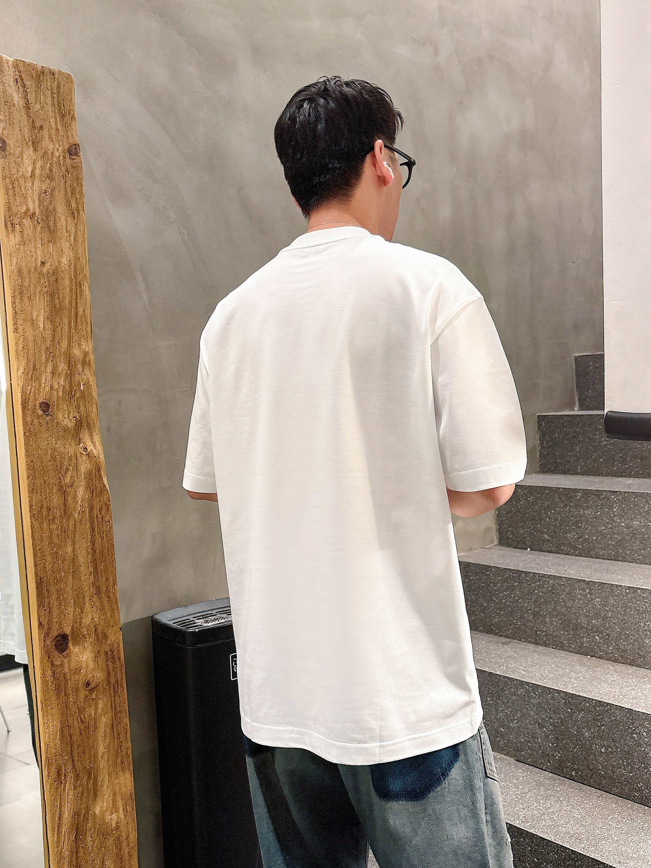     罗意威  2025春夏新款首发专柜最新款短袖圆领T恤 高端订制 设计前卫时尚！品牌logo重工艺