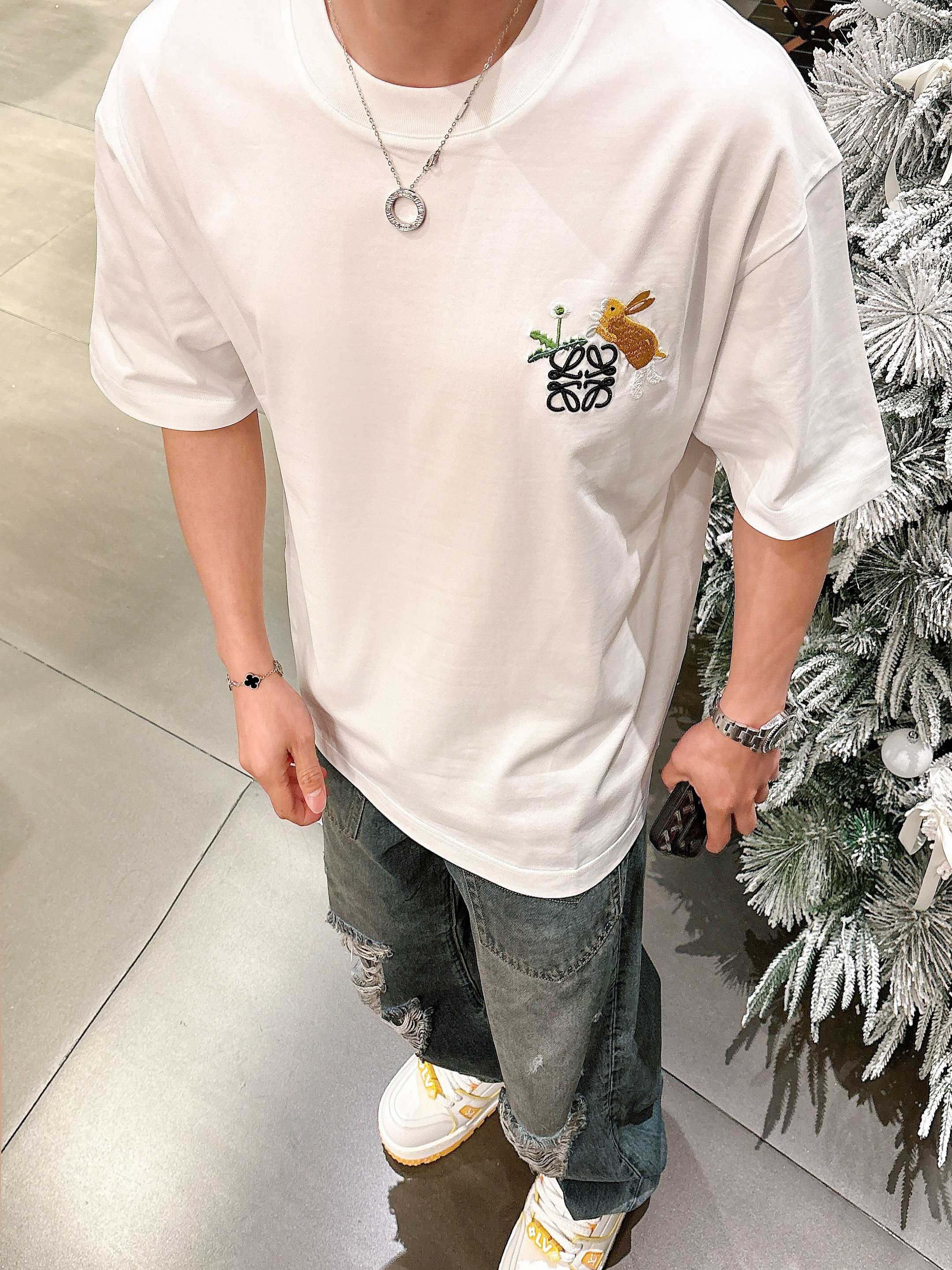     罗意威  2025春夏新款首发专柜最新款短袖圆领T恤 高端订制 设计前卫时尚！品牌logo重工艺