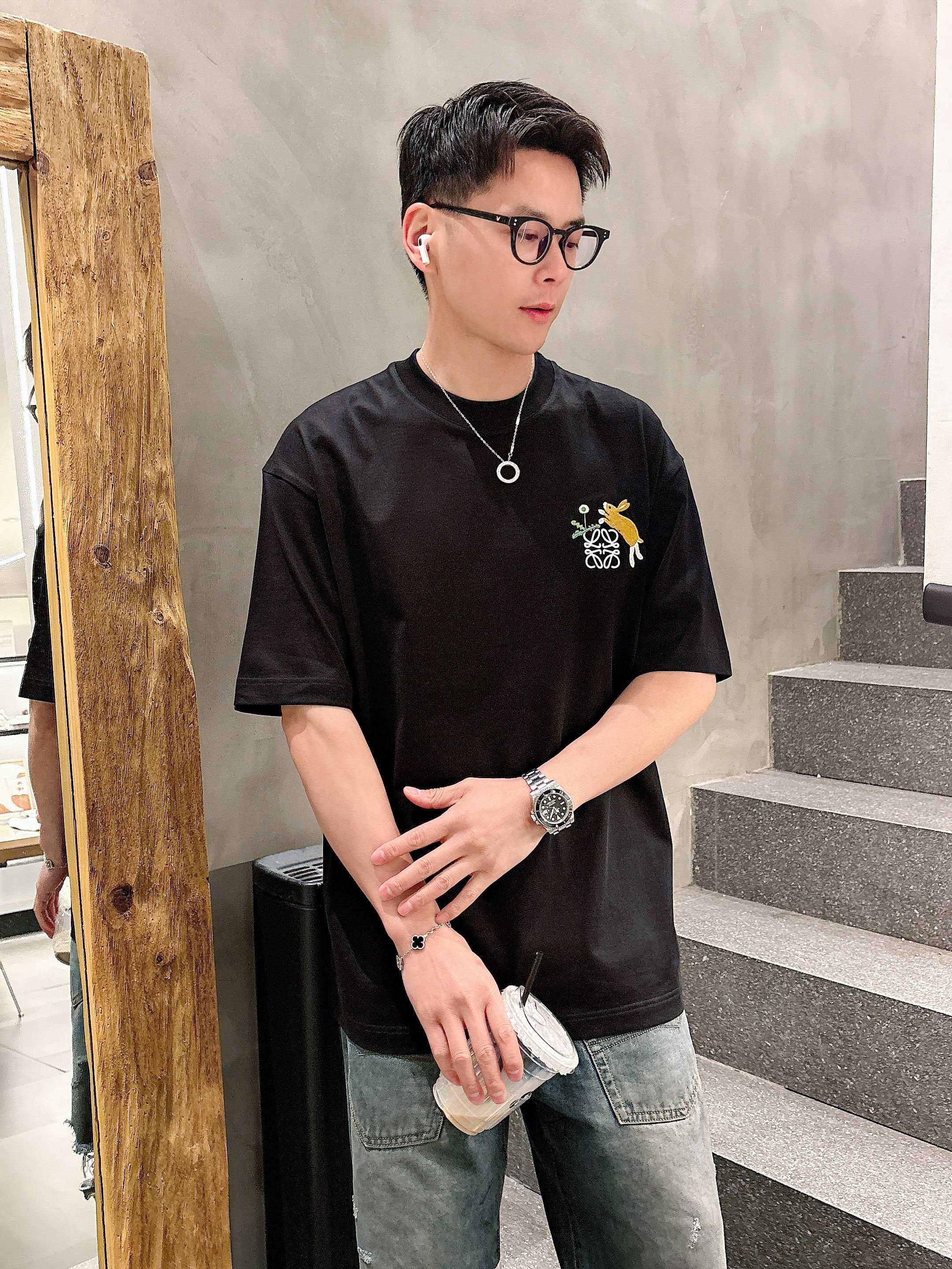     罗意威  2025春夏新款首发专柜最新款短袖圆领T恤 高端订制 设计前卫时尚！品牌logo重工艺