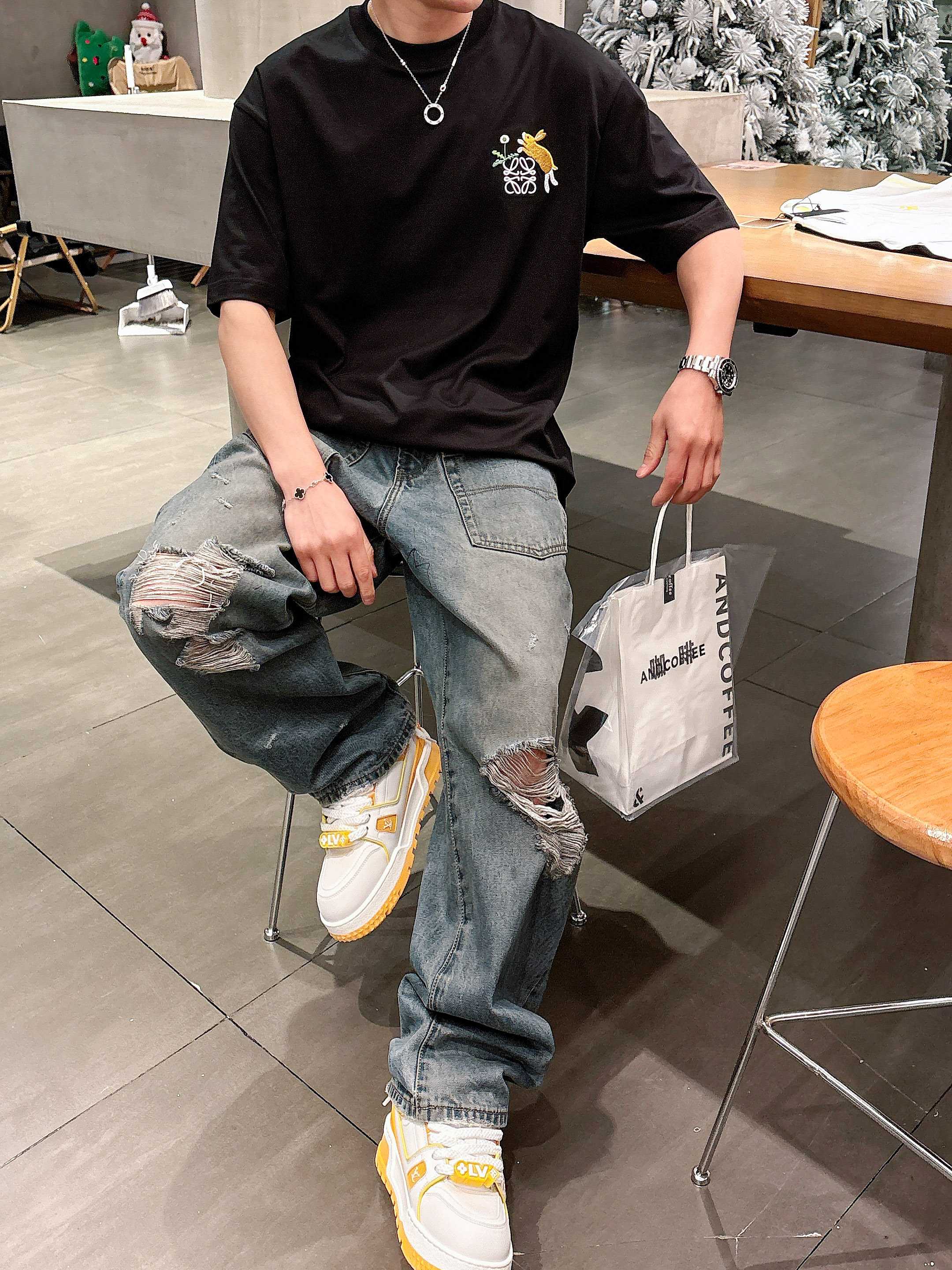     罗意威  2025春夏新款首发专柜最新款短袖圆领T恤 高端订制 设计前卫时尚！品牌logo重工艺