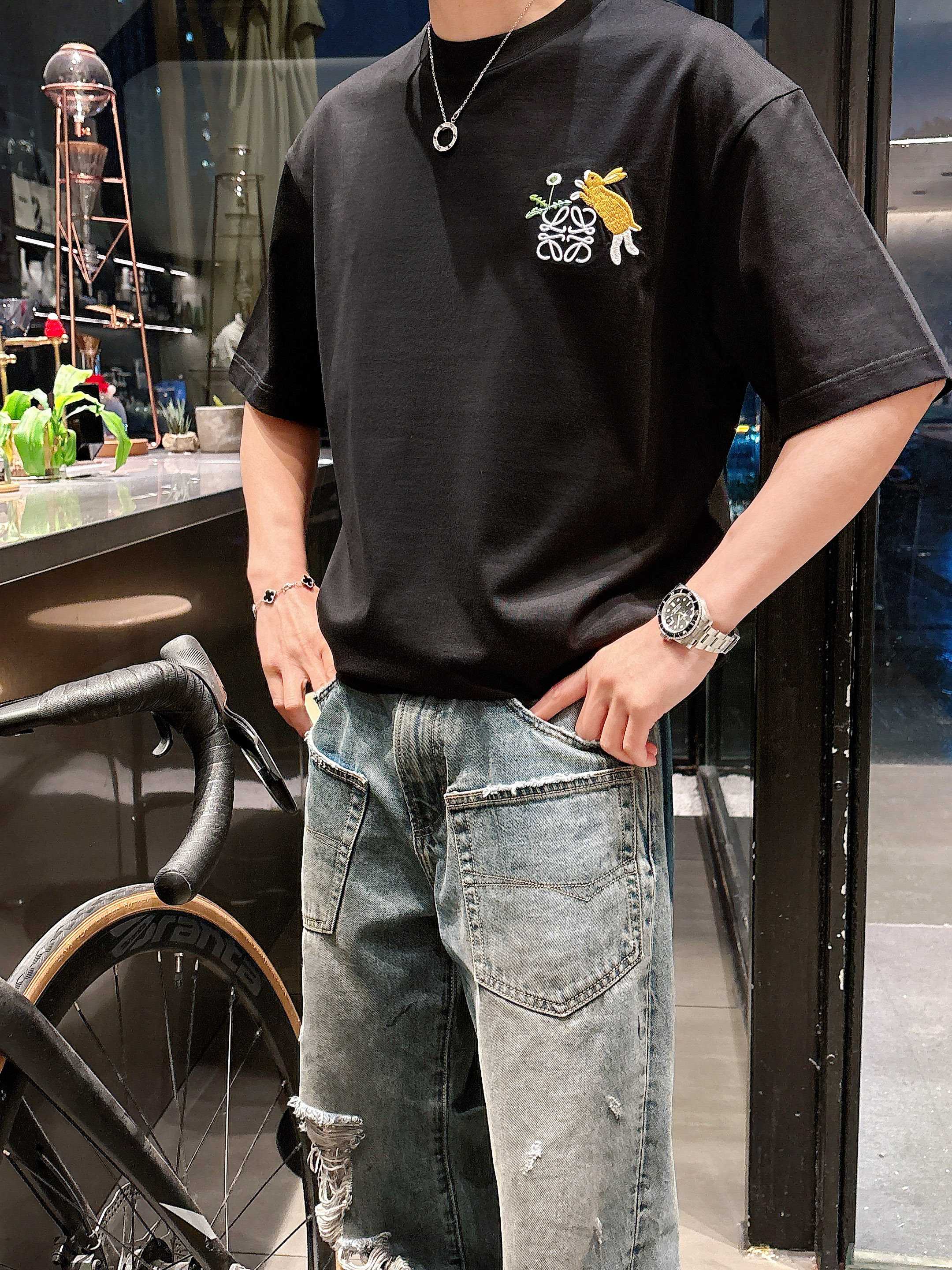     罗意威  2025春夏新款首发专柜最新款短袖圆领T恤 高端订制 设计前卫时尚！品牌logo重工艺