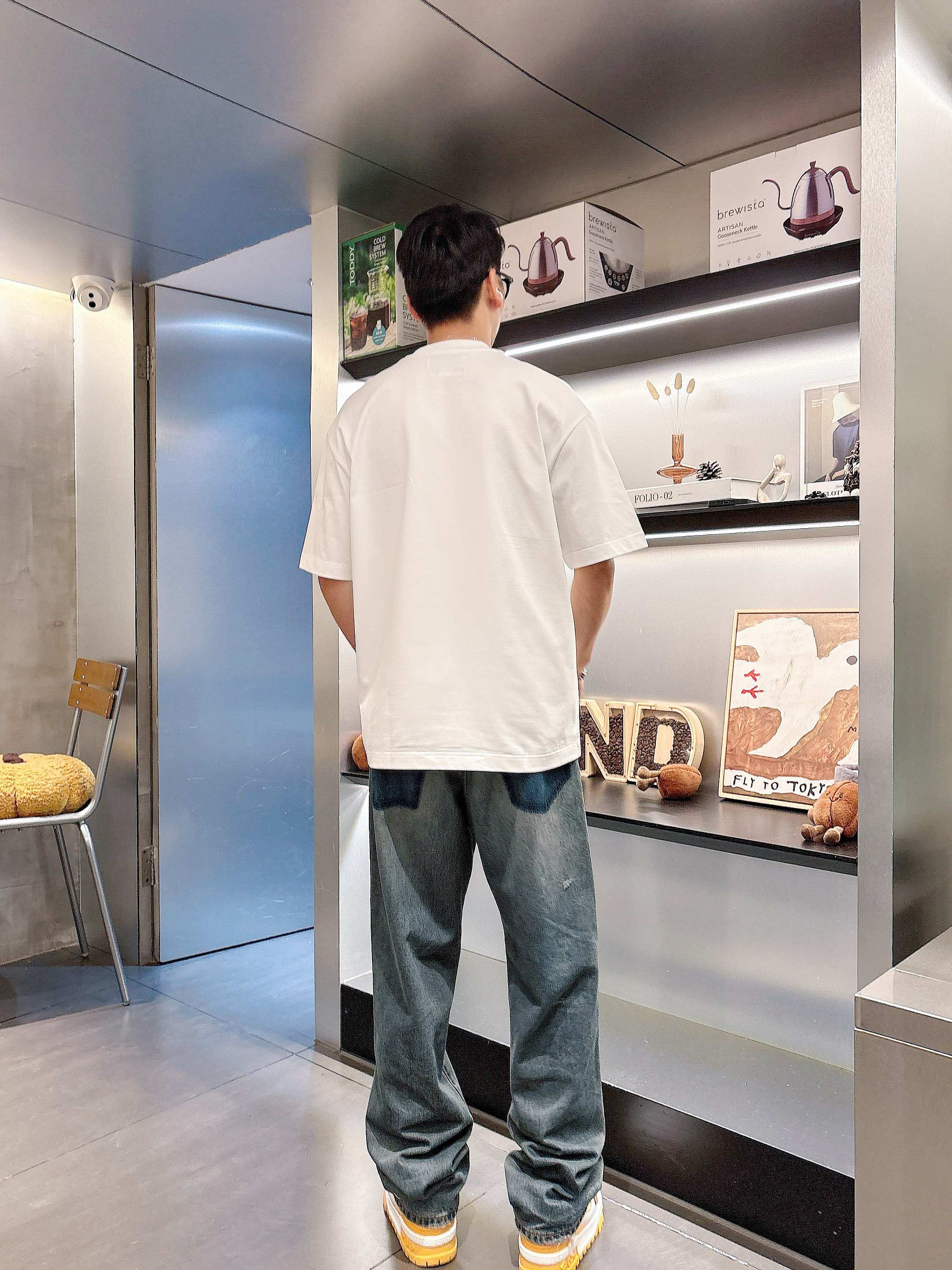     古驰  2025春夏新款首发专柜最新款短袖圆领T恤 高端订制 设计前卫时尚！品牌logo重工艺设