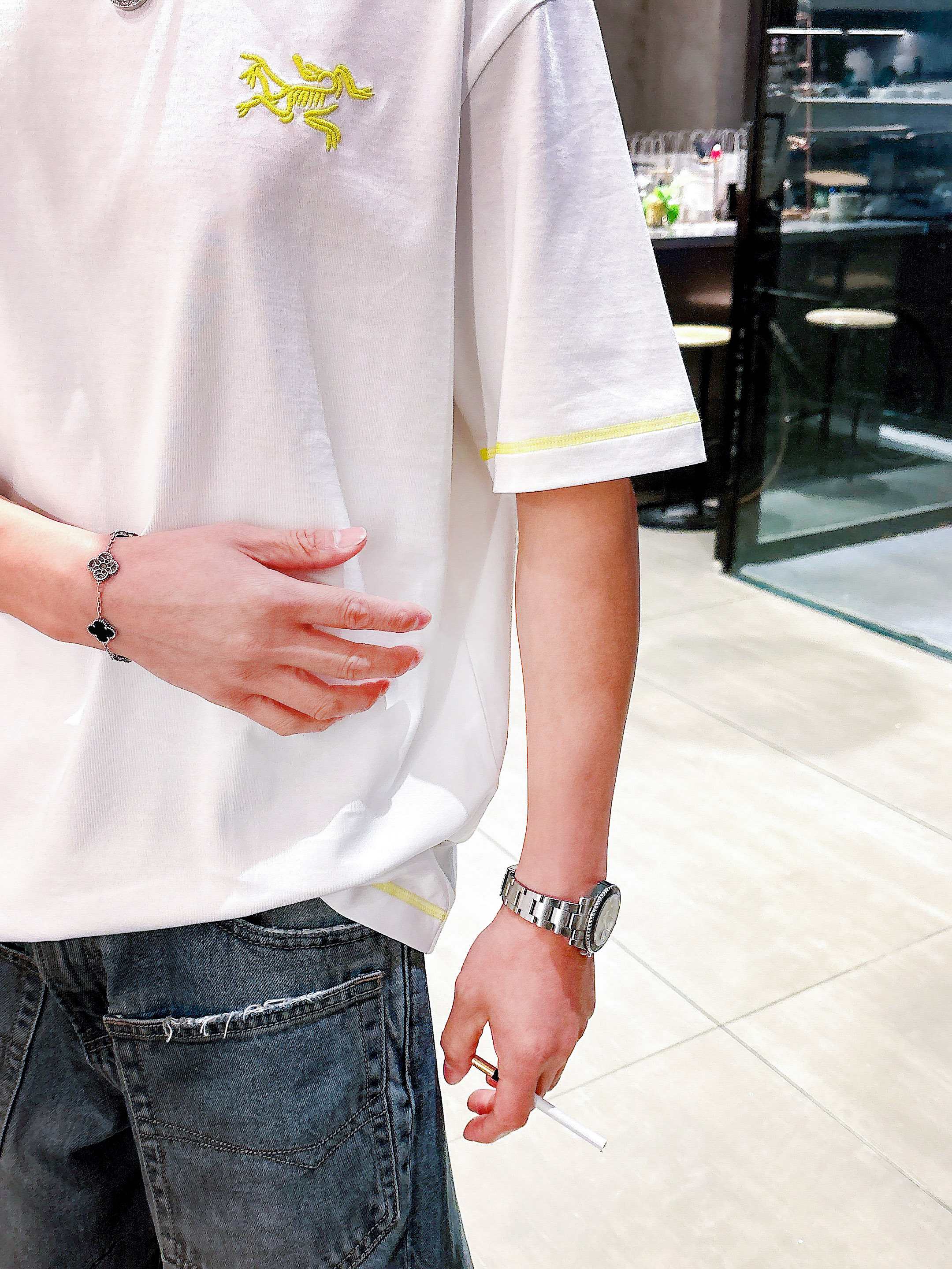     鸟𓅛  2025春夏新款首发专柜最新款短袖圆领T恤 高端订制 设计前卫时尚！品牌logo重工艺设