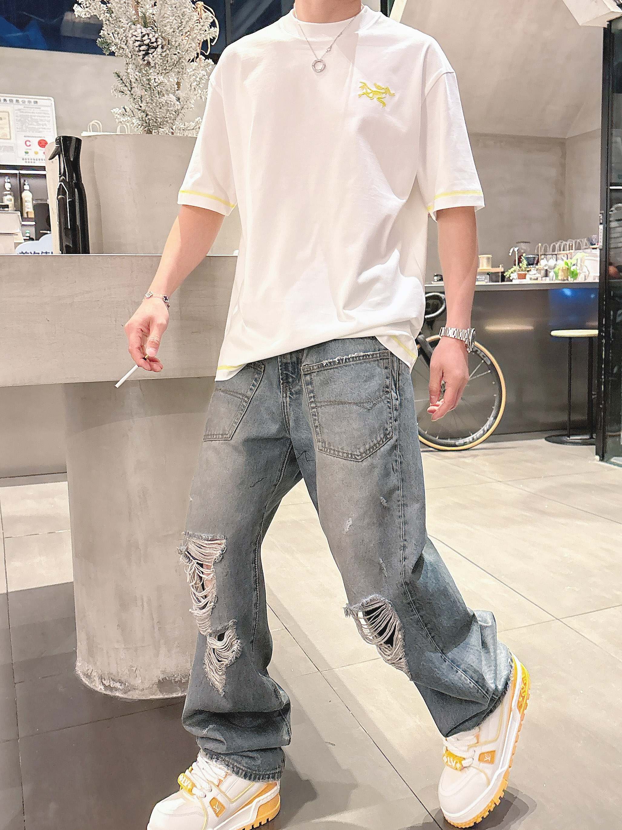     鸟𓅛  2025春夏新款首发专柜最新款短袖圆领T恤 高端订制 设计前卫时尚！品牌logo重工艺设