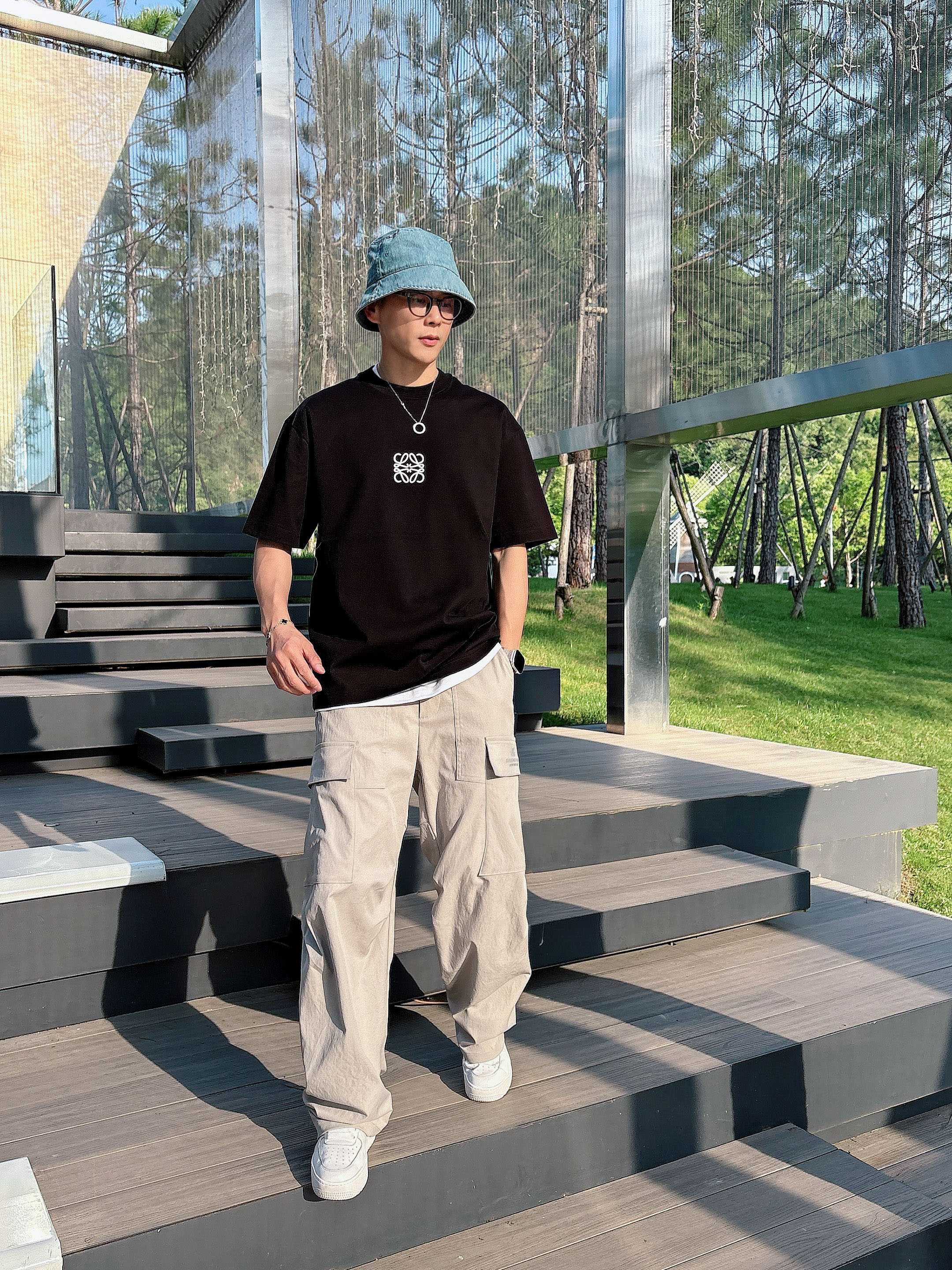     罗意威  2025春夏新款首发专柜最新款短袖圆领T恤 高端订制 设计前卫时尚！品牌logo重工艺