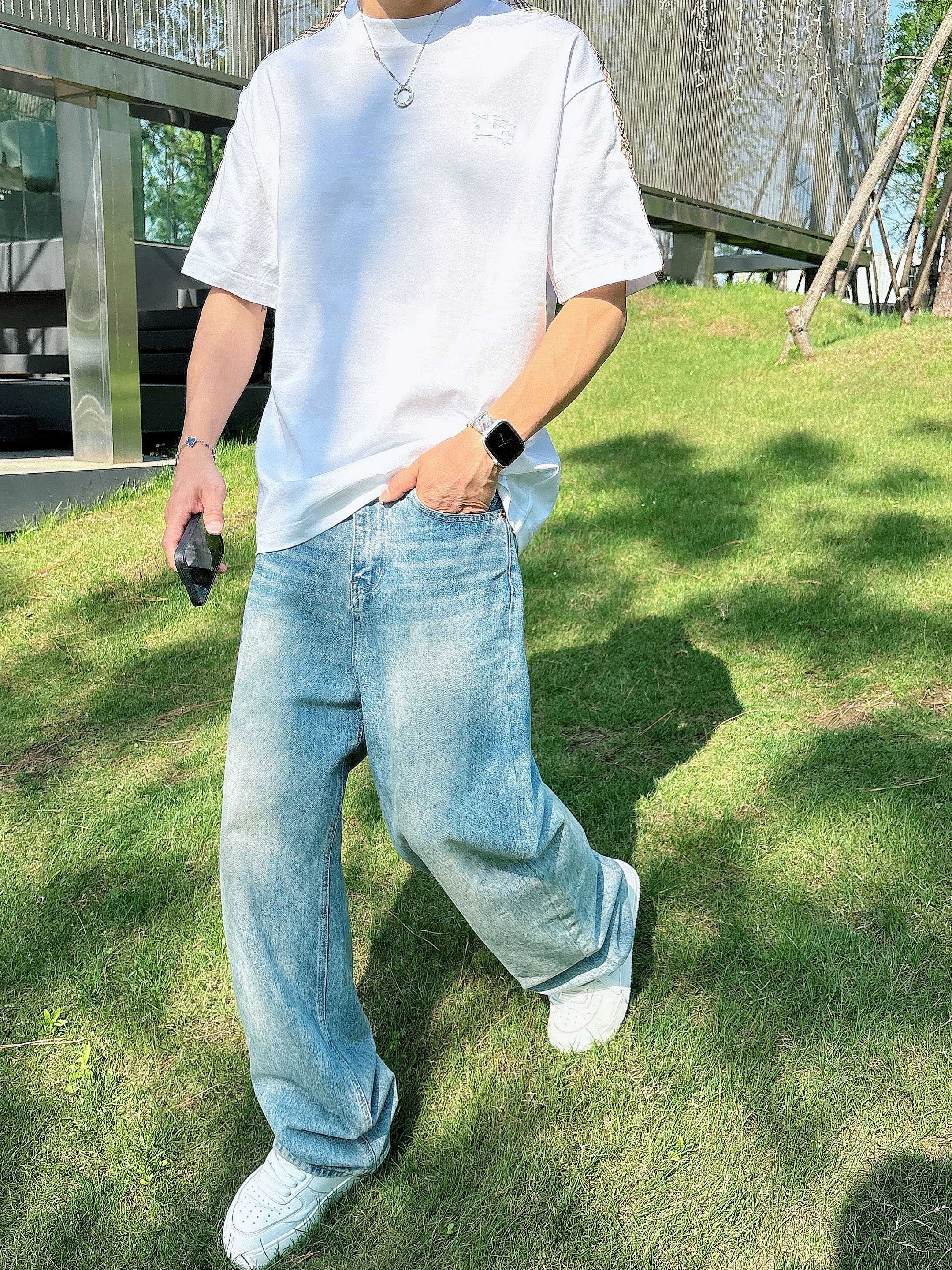     巴宝莉  2025春夏新款首发专柜最新款短袖圆领T恤 高端订制 设计前卫时尚！品牌logo重工艺