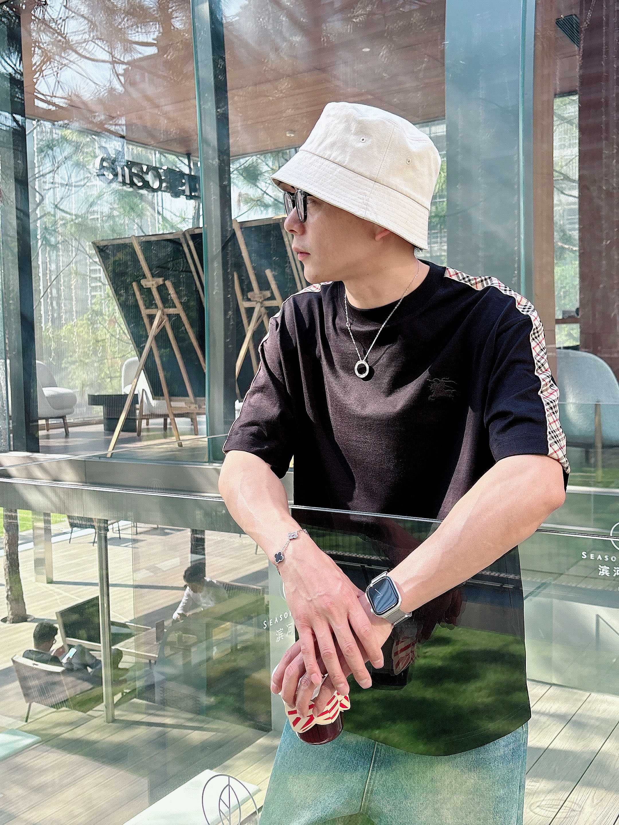     巴宝莉  2025春夏新款首发专柜最新款短袖圆领T恤 高端订制 设计前卫时尚！品牌logo重工艺