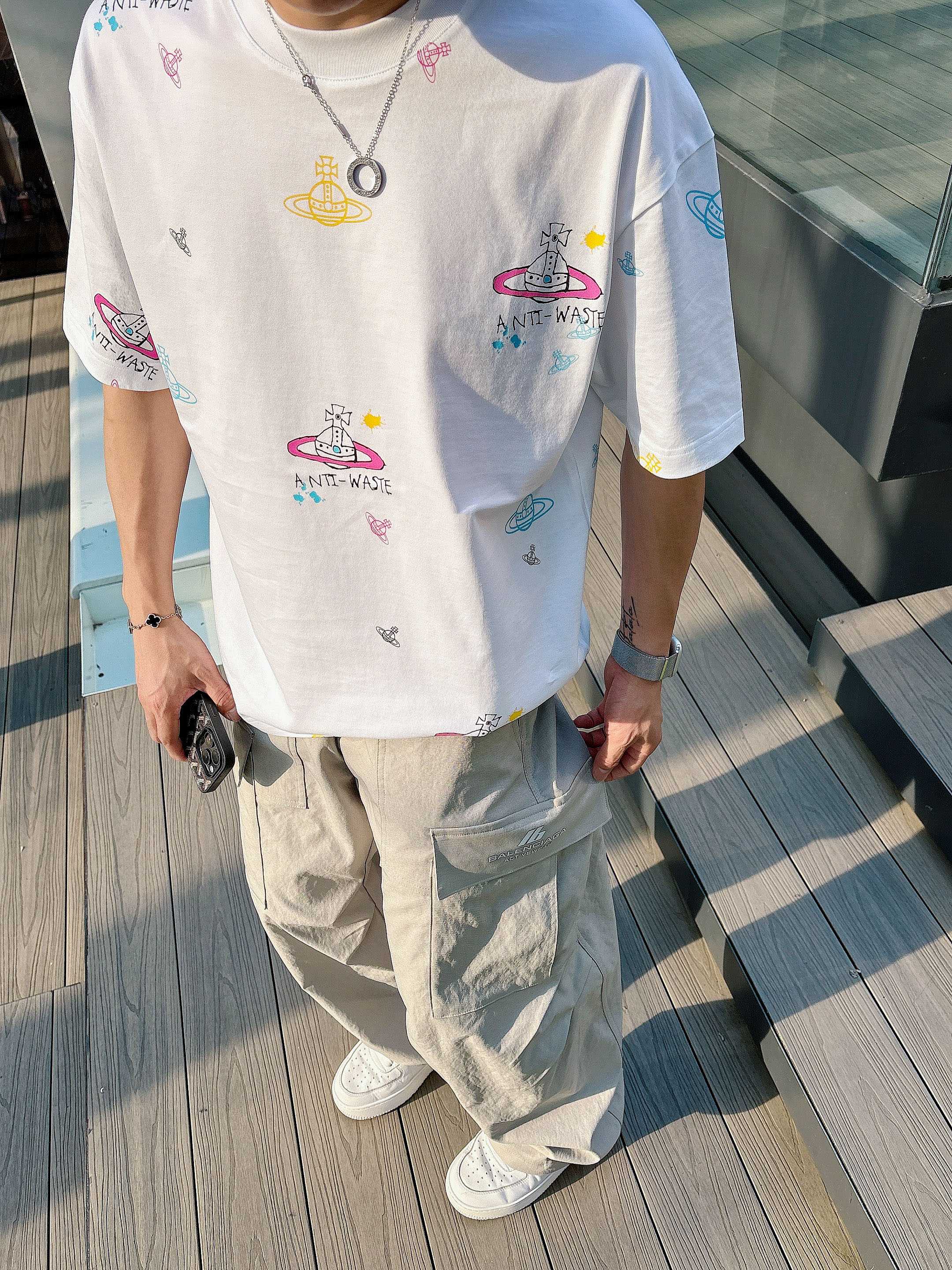     西太后  2025春夏新款首发专柜最新款短袖圆领T恤 高端订制 设计前卫时尚！品牌logo重工艺
