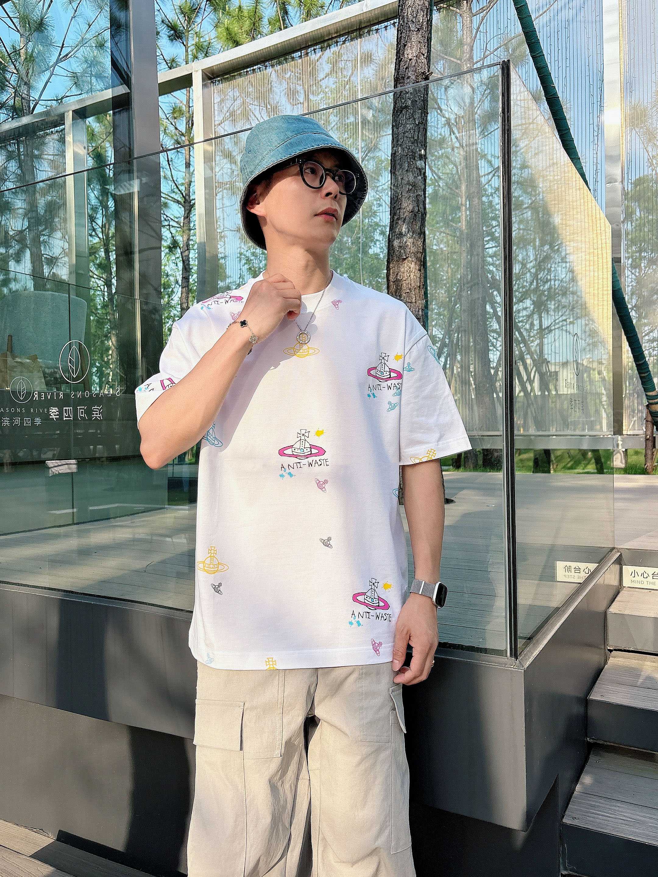     西太后  2025春夏新款首发专柜最新款短袖圆领T恤 高端订制 设计前卫时尚！品牌logo重工艺