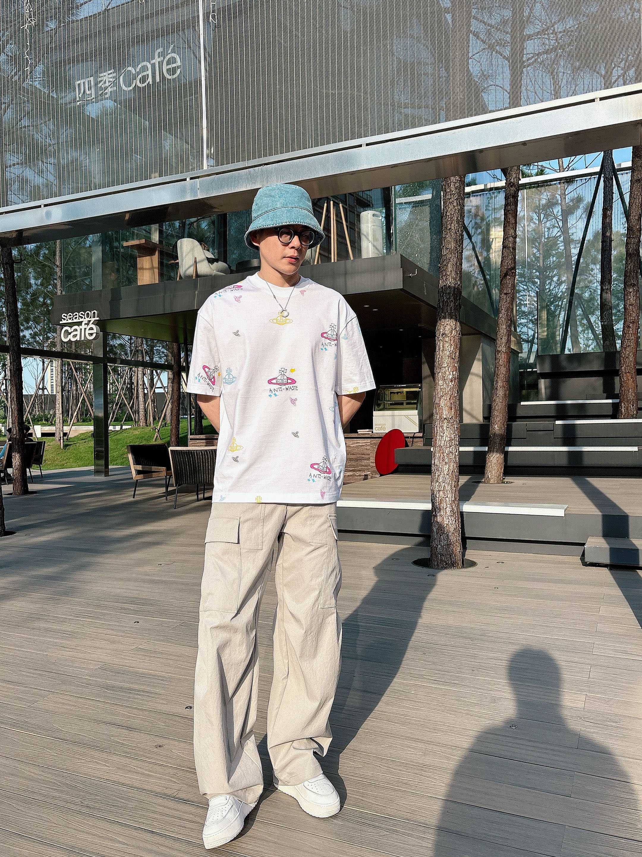     西太后  2025春夏新款首发专柜最新款短袖圆领T恤 高端订制 设计前卫时尚！品牌logo重工艺