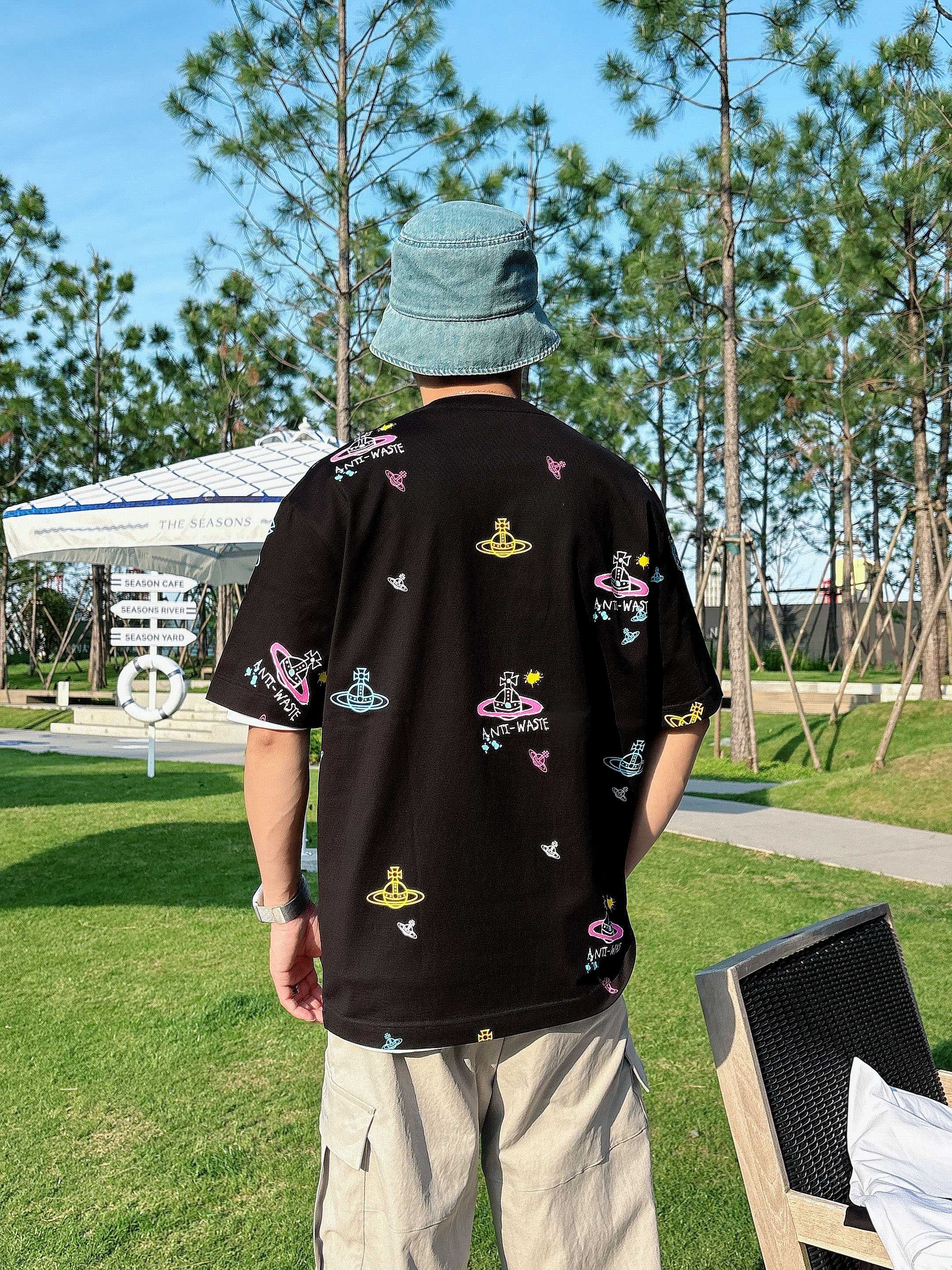     西太后  2025春夏新款首发专柜最新款短袖圆领T恤 高端订制 设计前卫时尚！品牌logo重工艺