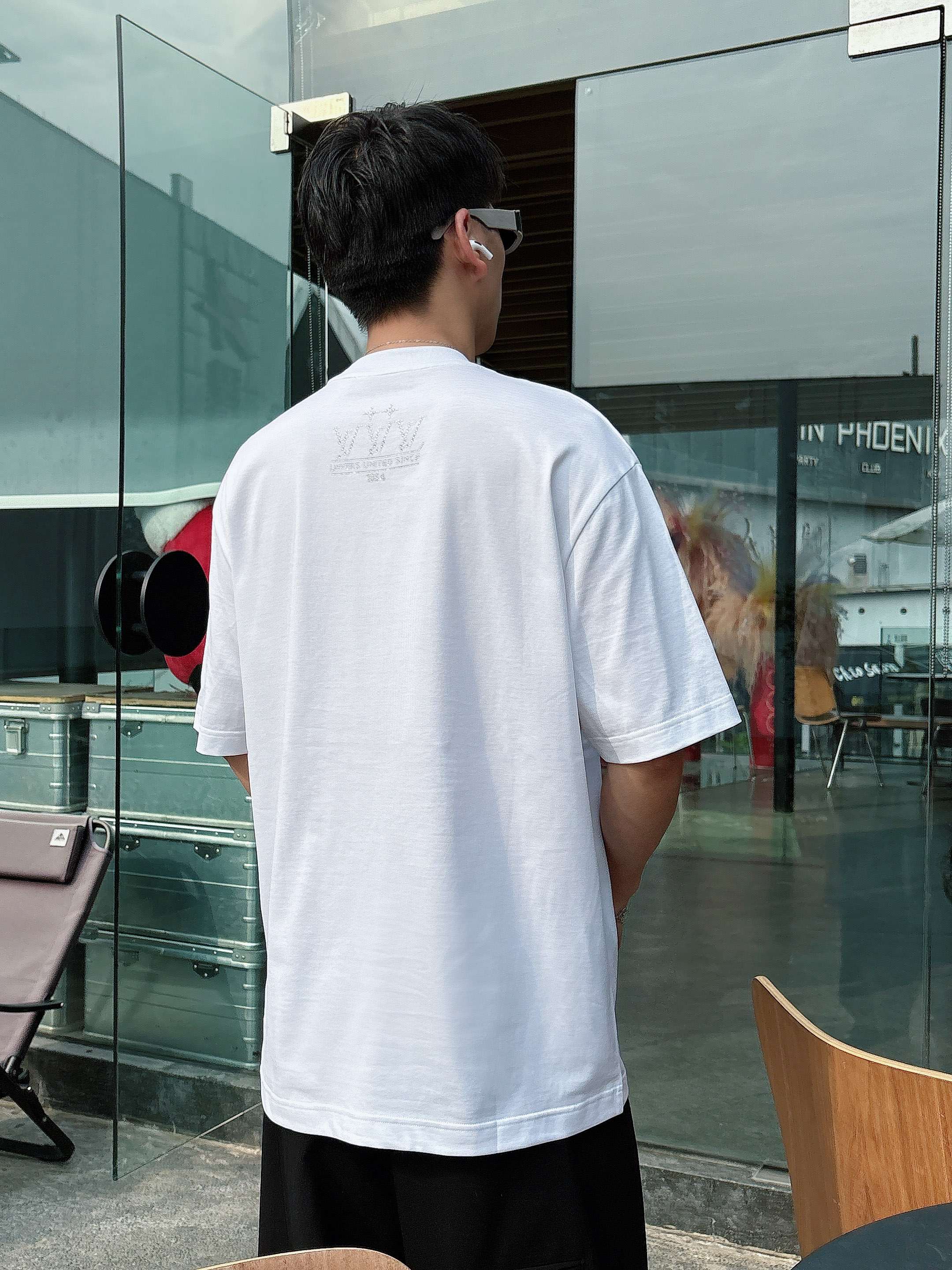 LV 2025春夏新款首发专柜最新款短袖圆领T恤 高端订制 设计前卫时尚！品牌logo重工艺设计 高端定