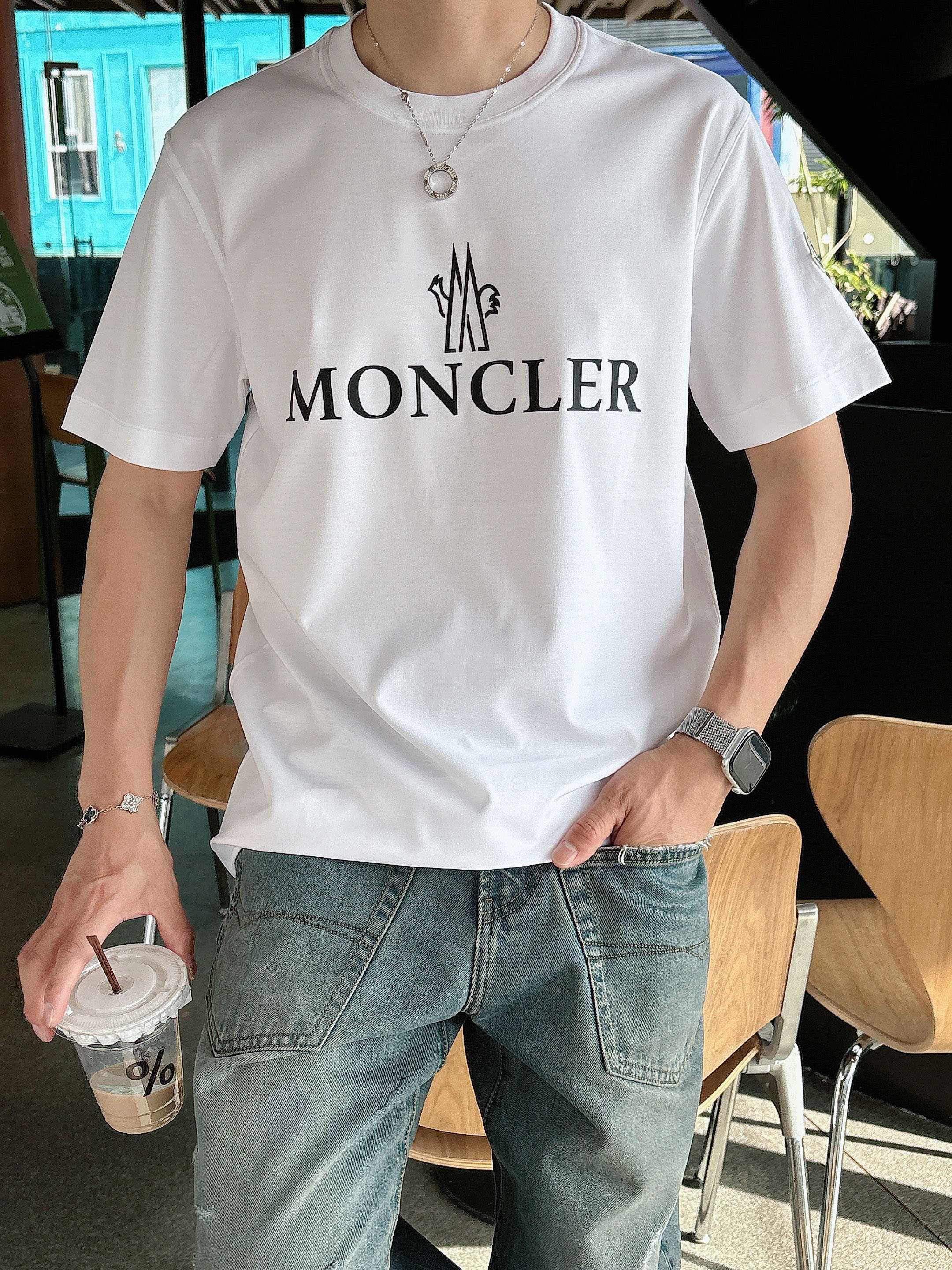 蒙口 2025春夏新款首发专柜最新款短袖圆领T恤 高端订制 设计前卫时尚！品牌logo重工艺设计 高端定
